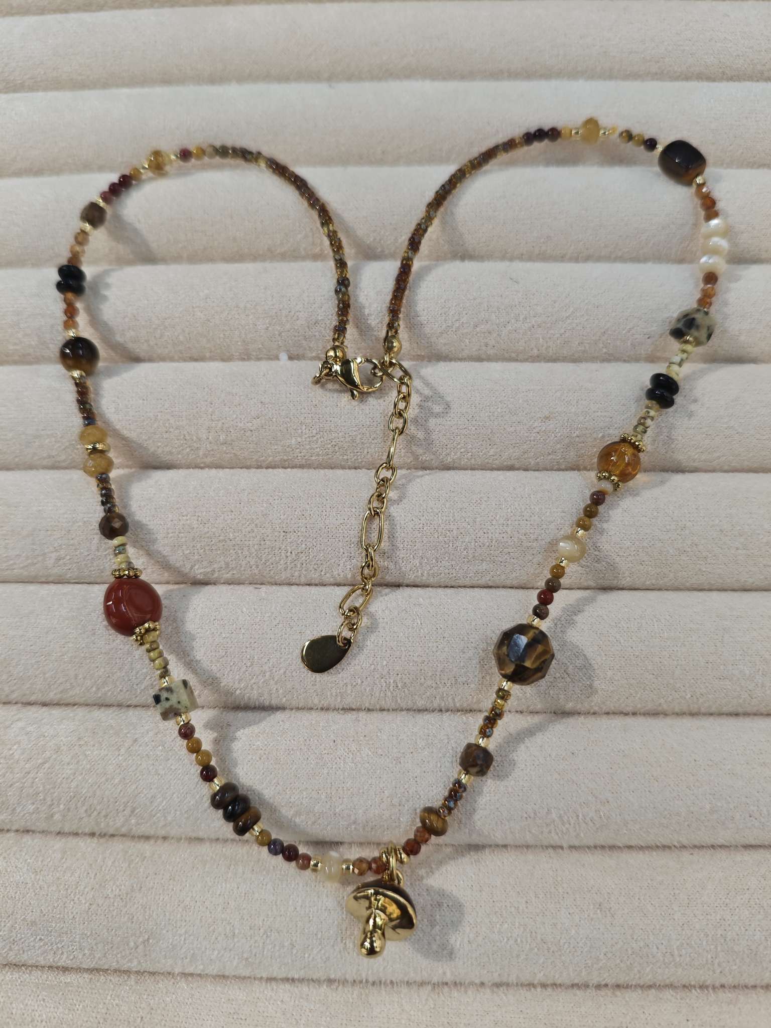 New natural stone necklace, retro beaded golden small mushroom pendant necklace Item Picture