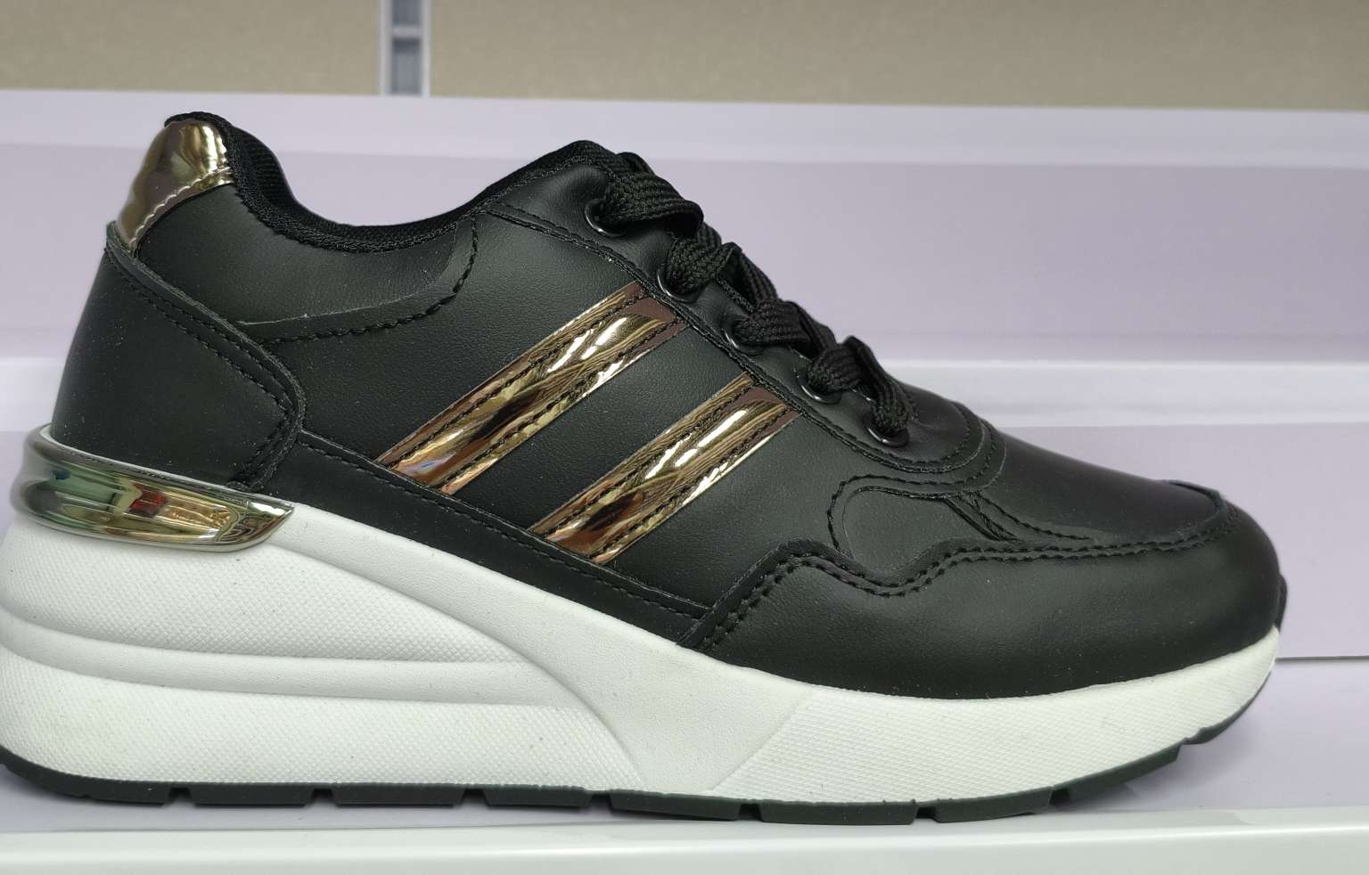 Thick-soled fashionable women's shoes detail image 3