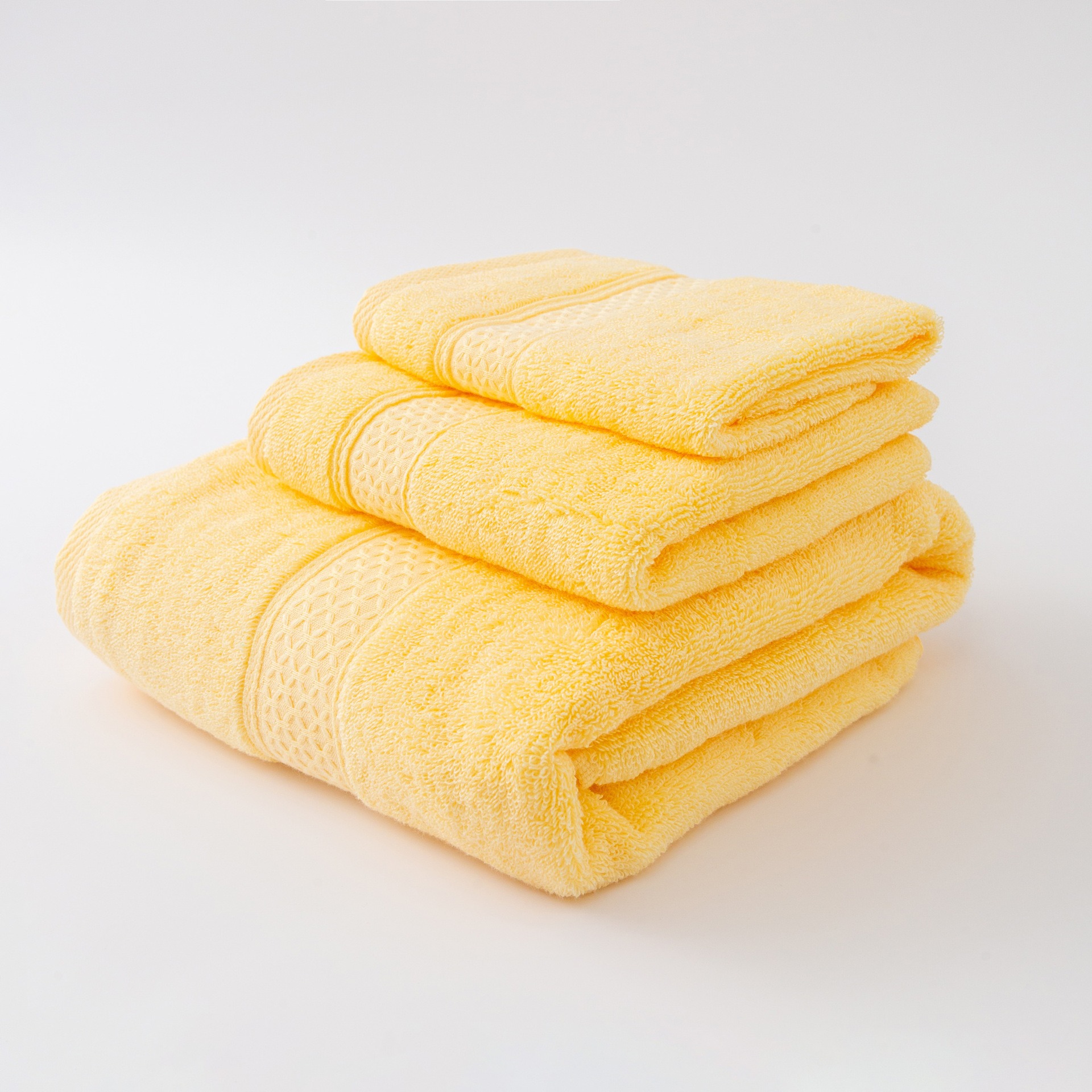 Futian set cotton absorbent bath towel, towel square towel, LOGO embroidery, three-piece set for export, in stock, available in custom sizes, cross-border Application Scenario