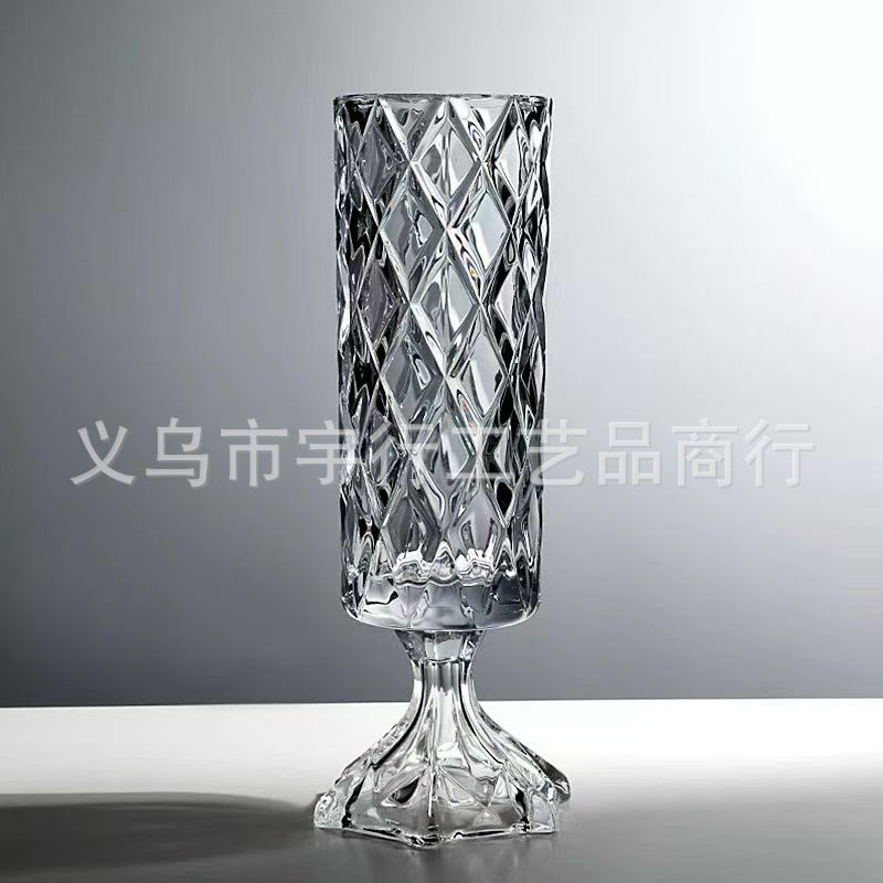 European-style diamond crystal vase with legs, Nordic light luxury transparent glass vase, living room decoration, light luxury style vase, glass vase