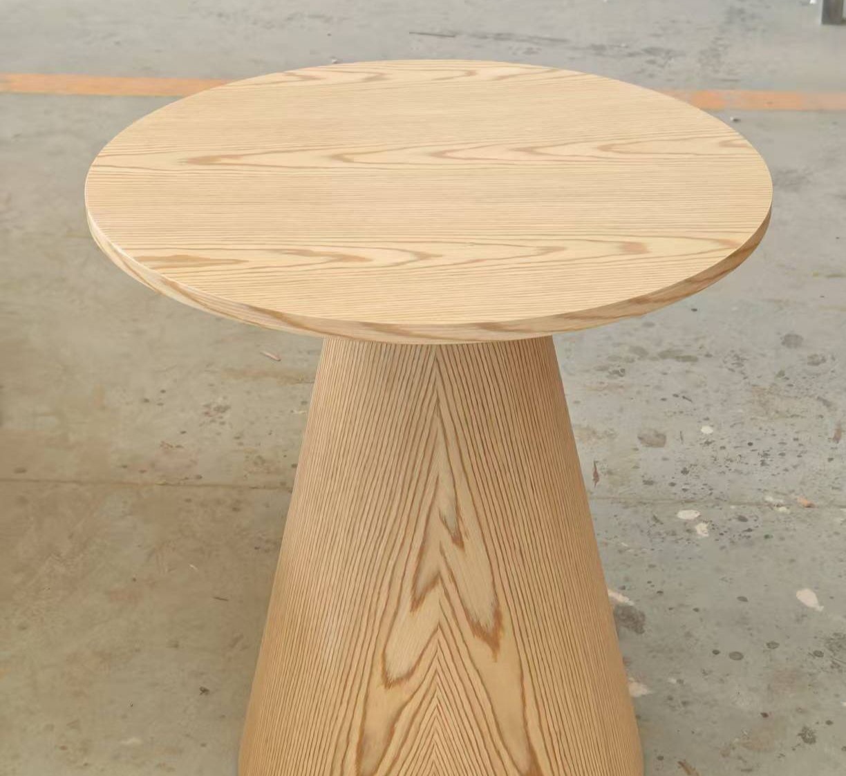 Coffee tables, hotel and homestay coffee tables, wholesale negotiation, simple solid wood round tables, coffee tables, bedside tables, wooden handicrafts, wooden ornaments detail image 9