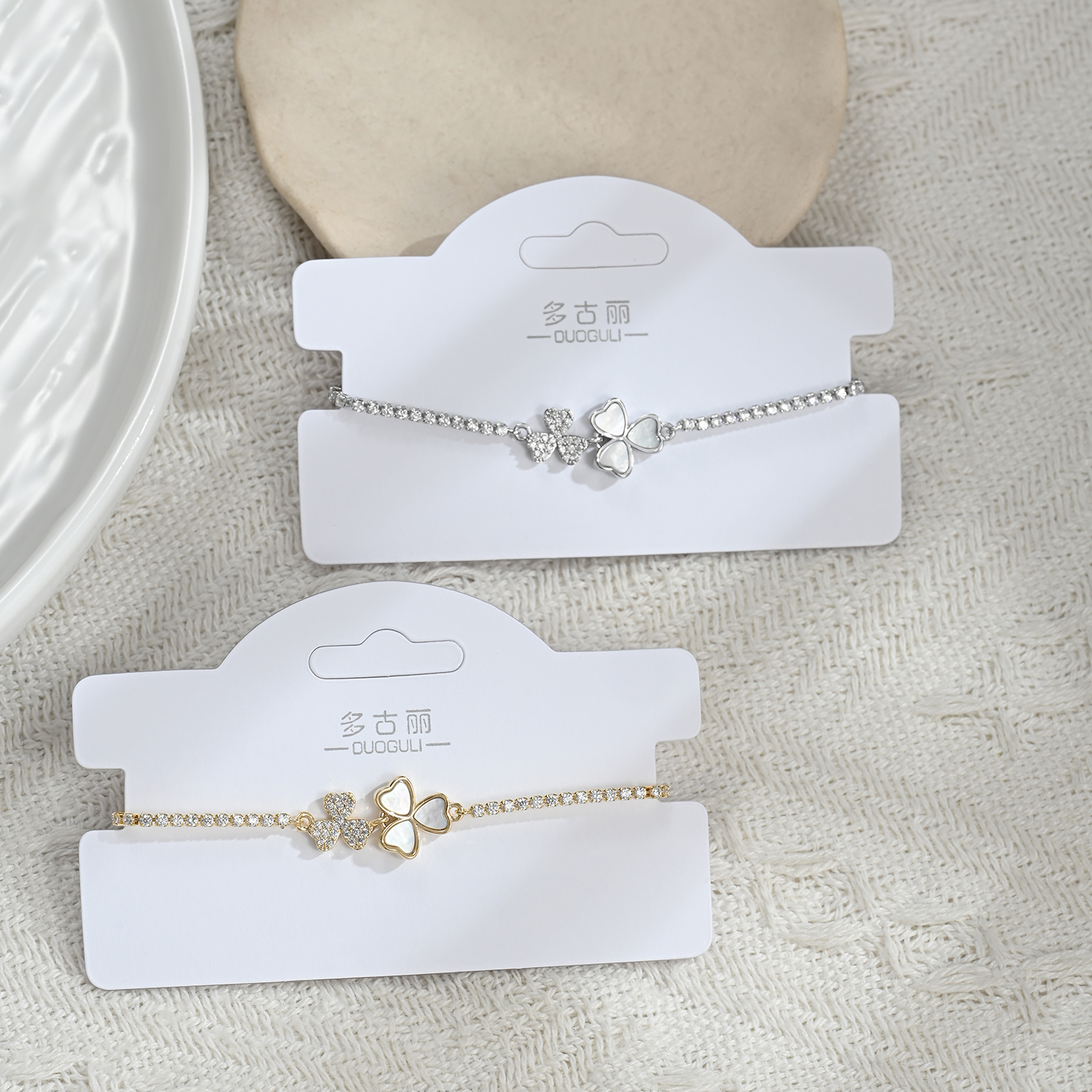 Nuevo exquisito nicho trébol pulsera pull-pull ligero accesorios de lujo para niñas