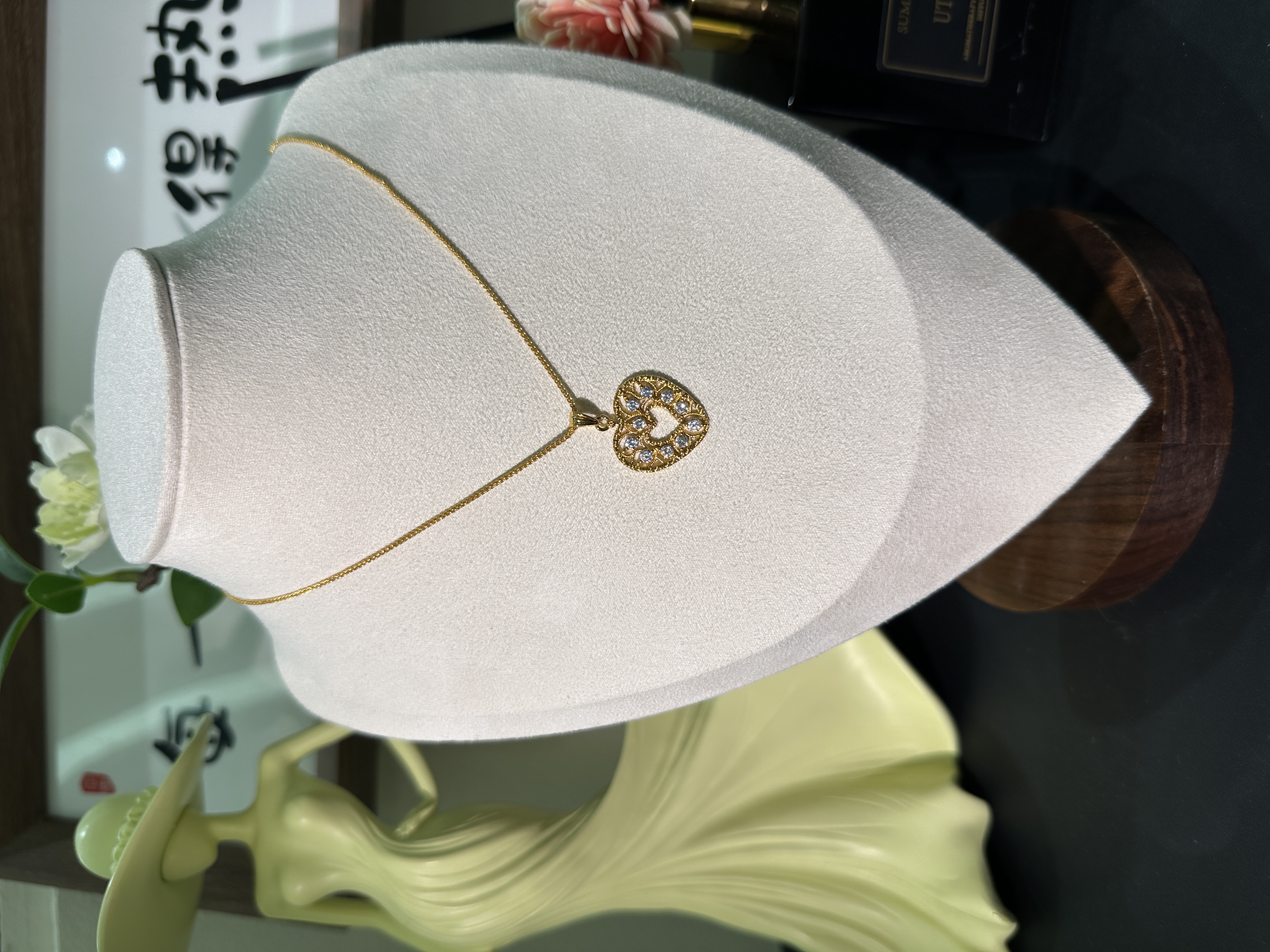 A fashionable and versatile white zirconium necklace plated with 24k gold from Guangdong craftsmanship Specification image