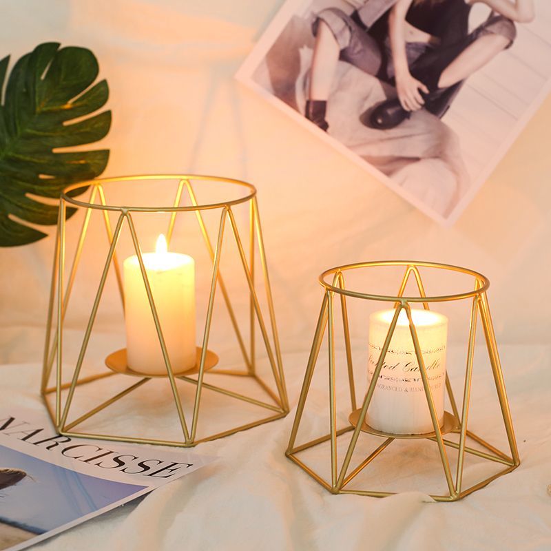 Candlelight dinner props, candle arrangement, romantic table decoration, metal candlestick ornaments, Nordic minimalist lamps, Valentine's Day details Picture
