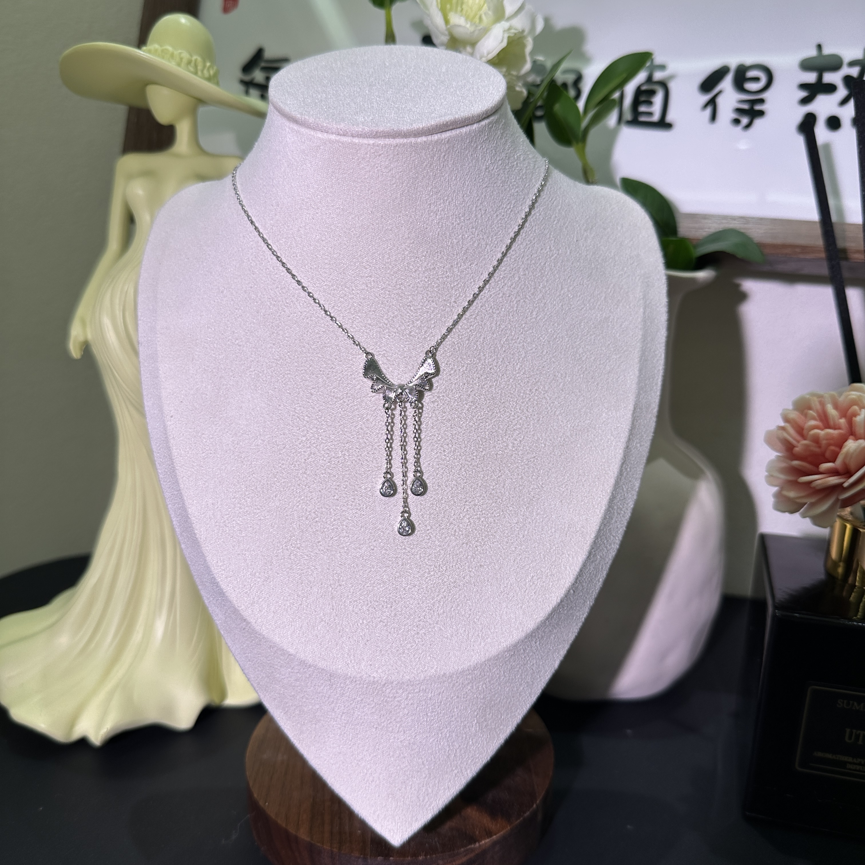 铜镀24k金广东工艺蝶翼流光项链时尚百搭推荐 Item Picture