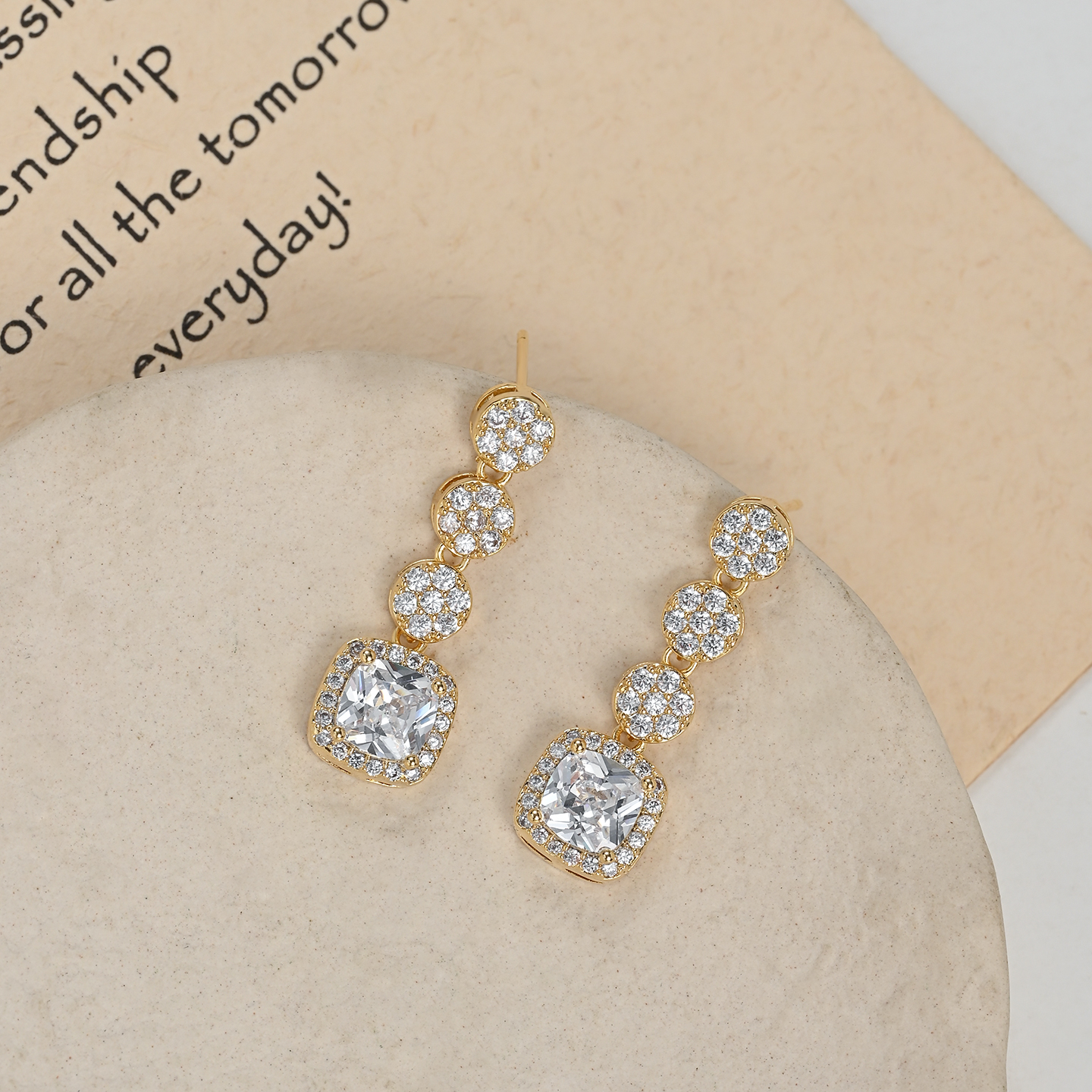 The elegant and long geometric stud earrings exude a light luxury and high-end feel, making them versatile for daily gatherings Specification image