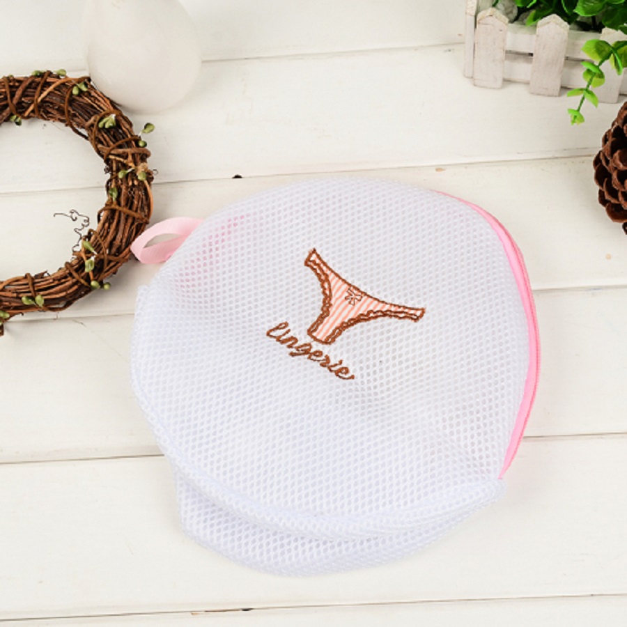 Thickened double-layer embroidered thickened laundry bag, bra inner garment care bag, classified washing of garments Application Scenario