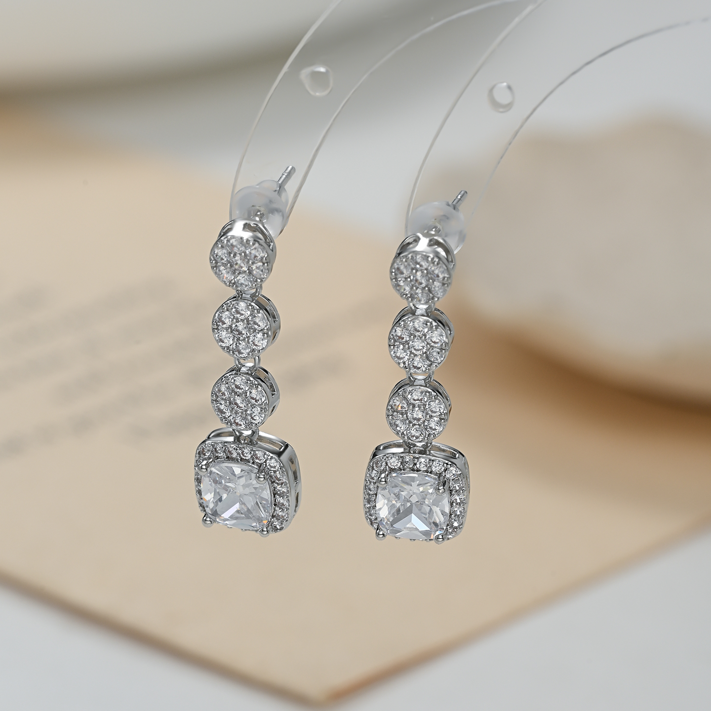The elegant and long geometric stud earrings exude a light luxury and high-end feel, making them versatile for daily gatherings Item Picture