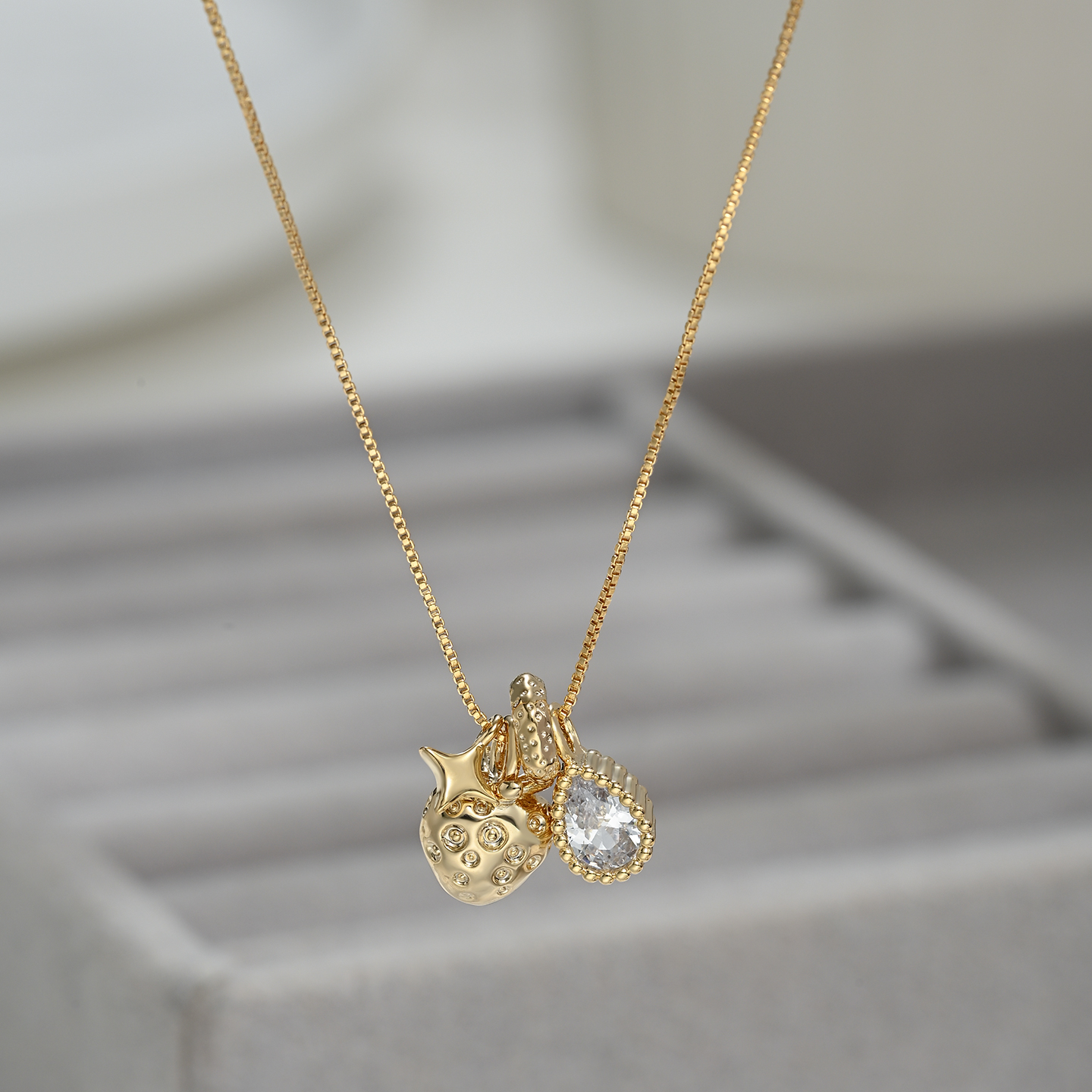 New light luxury, niche and unique strawberry necklace, versatile collarbone chain for women details Picture