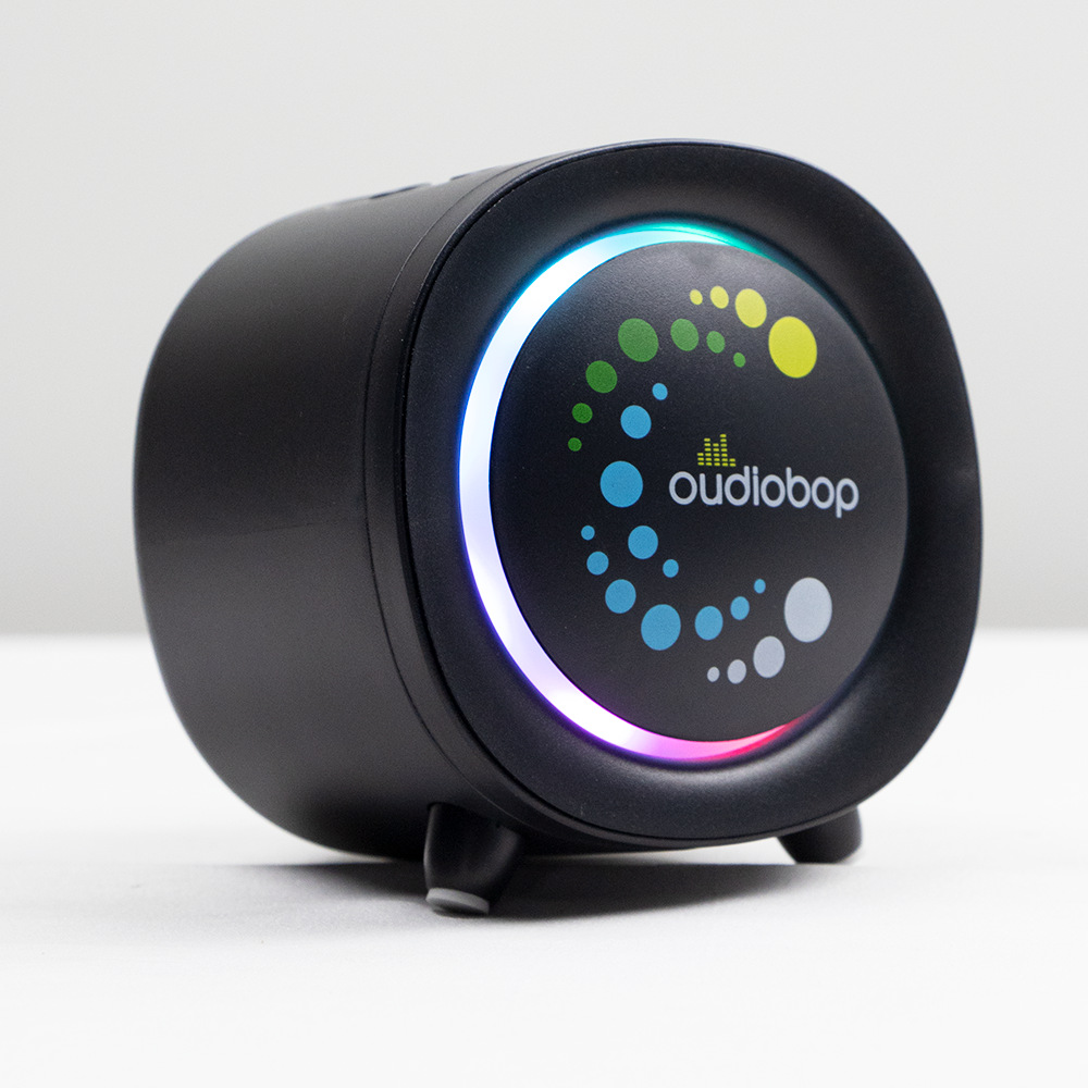 Exquisite and compact Macaron Bluetooth speaker, desktop lighting, long-lasting subwoofer, portable card-inserting gift speaker, Bluetooth speaker Application Scenario
