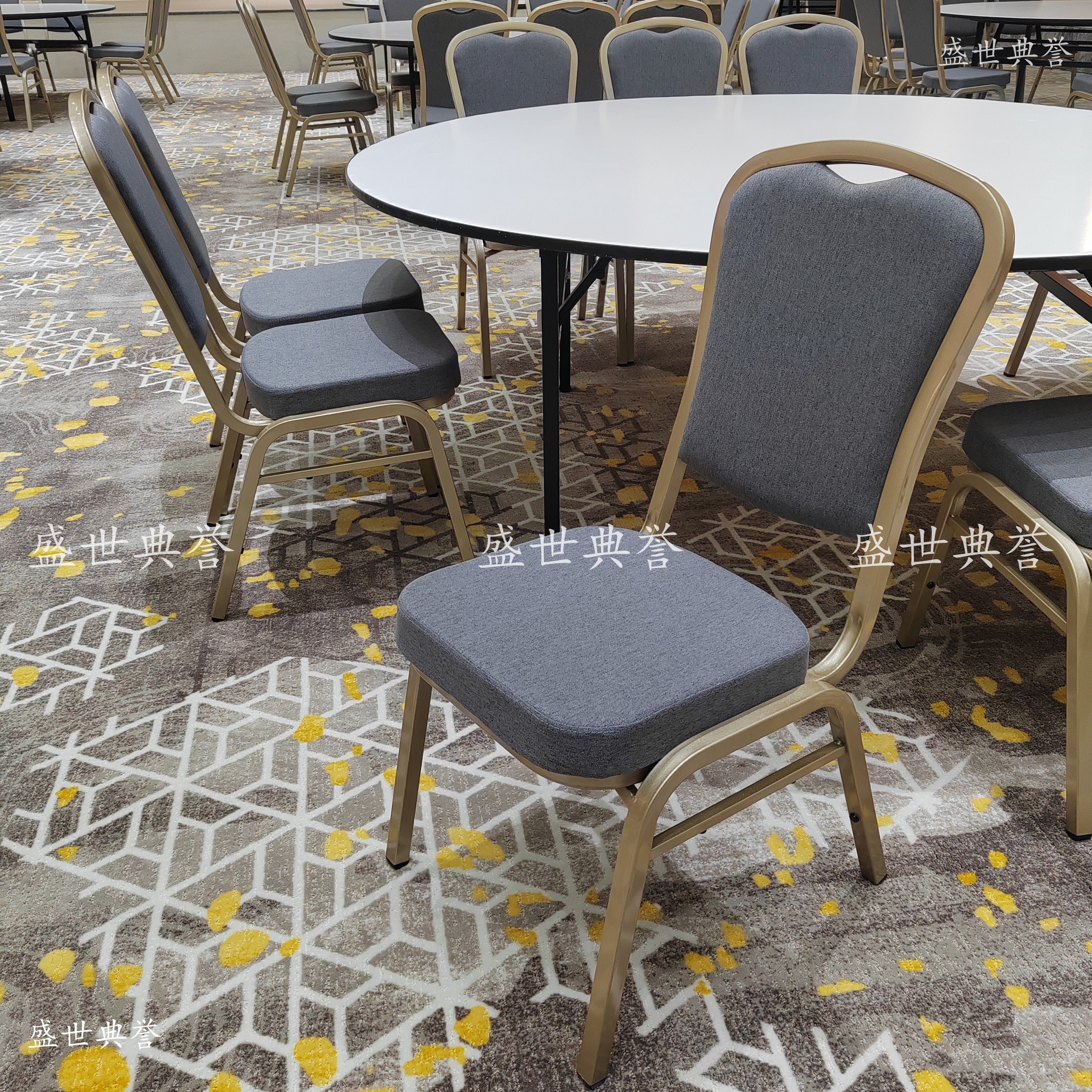 Anqing International Hotel Banquet furniture, wedding banquet tables and chairs for resort hotels, folding steel chairs for multi-functional halls in restaurants