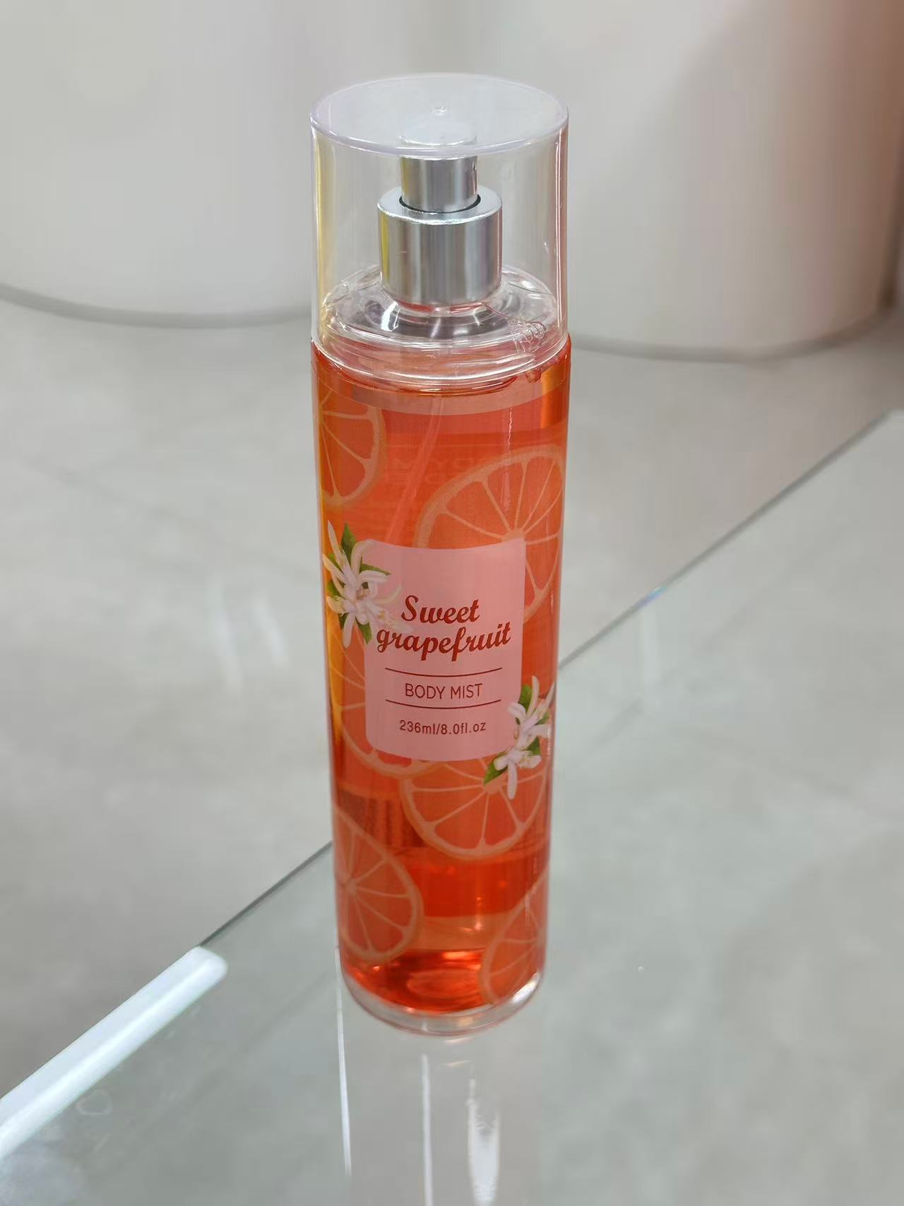 The Fenzhi Xin Zone 6 Body Spray Perfume Set includes an empty perfume bottle made of glass The Fenzhi Xin Zone 6 Body Spray Perfume Set includes an empty perfume bottle made of glass