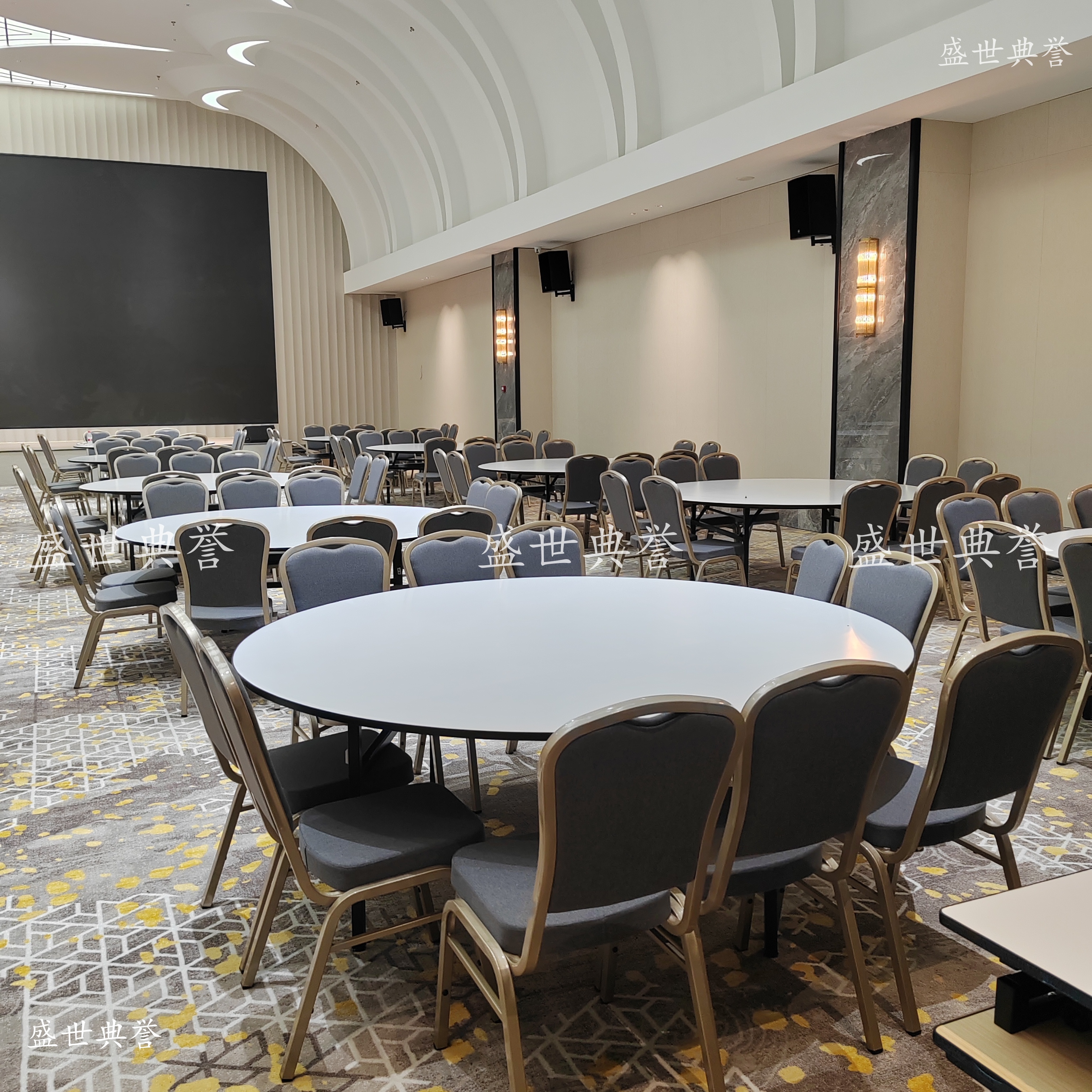 Wuhu five-star hotel catering furniture, conference center wedding banquet tables and chairs, hotel multi-functional hall folding steel chairs Item Picture