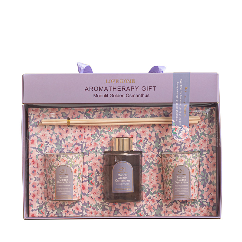 Exquisite gift box of Gardenia and lavender scented candles Item Picture