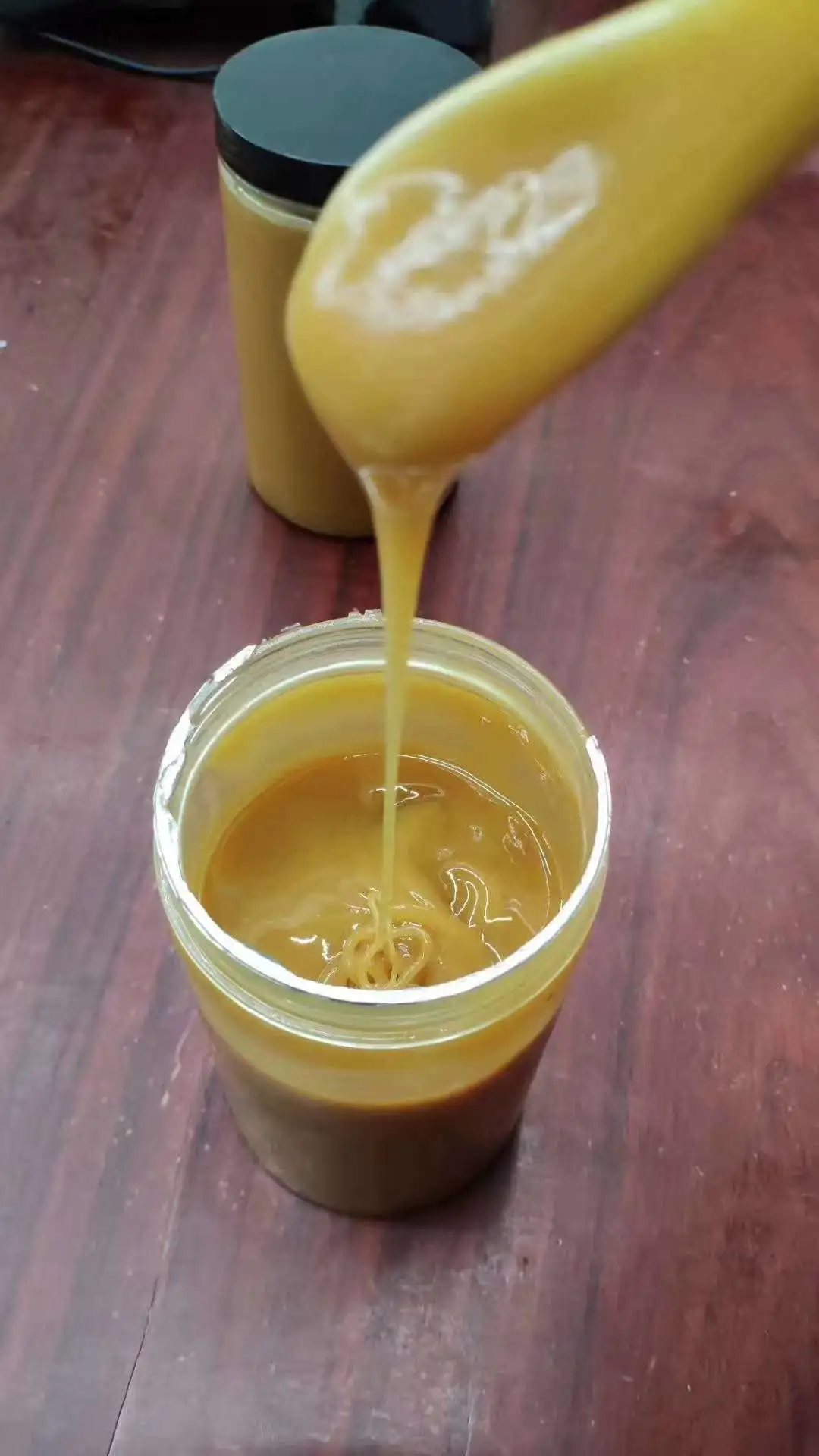 Pure and natural wild honey from Laos costs 260 yuan per kilogram detail image 8