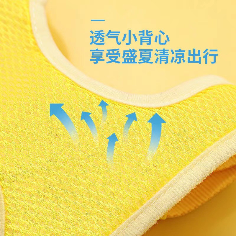 The cat leash has a high appearance level and is specially designed to prevent the cat from breaking free and going out. The small yellow duck leash vest can be adjusted for walking the cat Item Picture