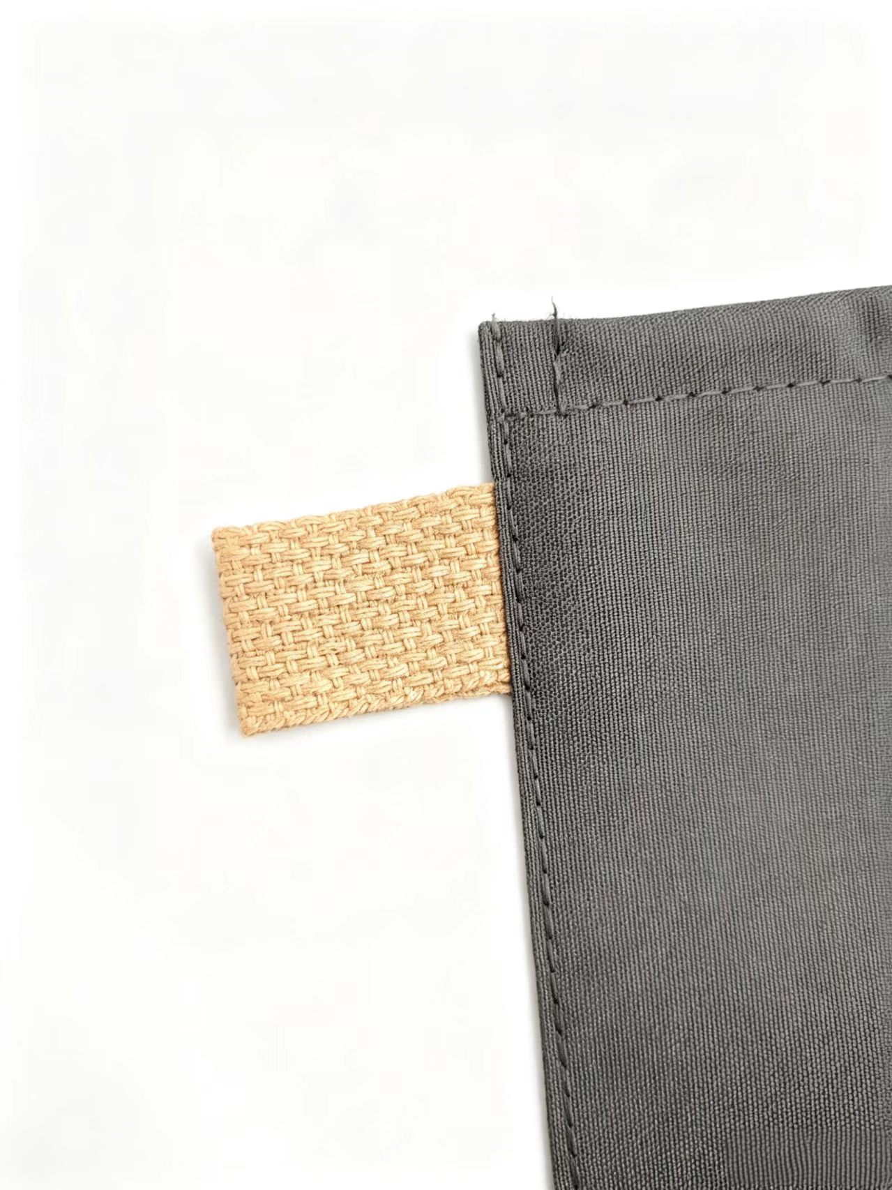 A popular, high-appearance-level waterproof and oil-resistant apron for kitchen use Item Picture