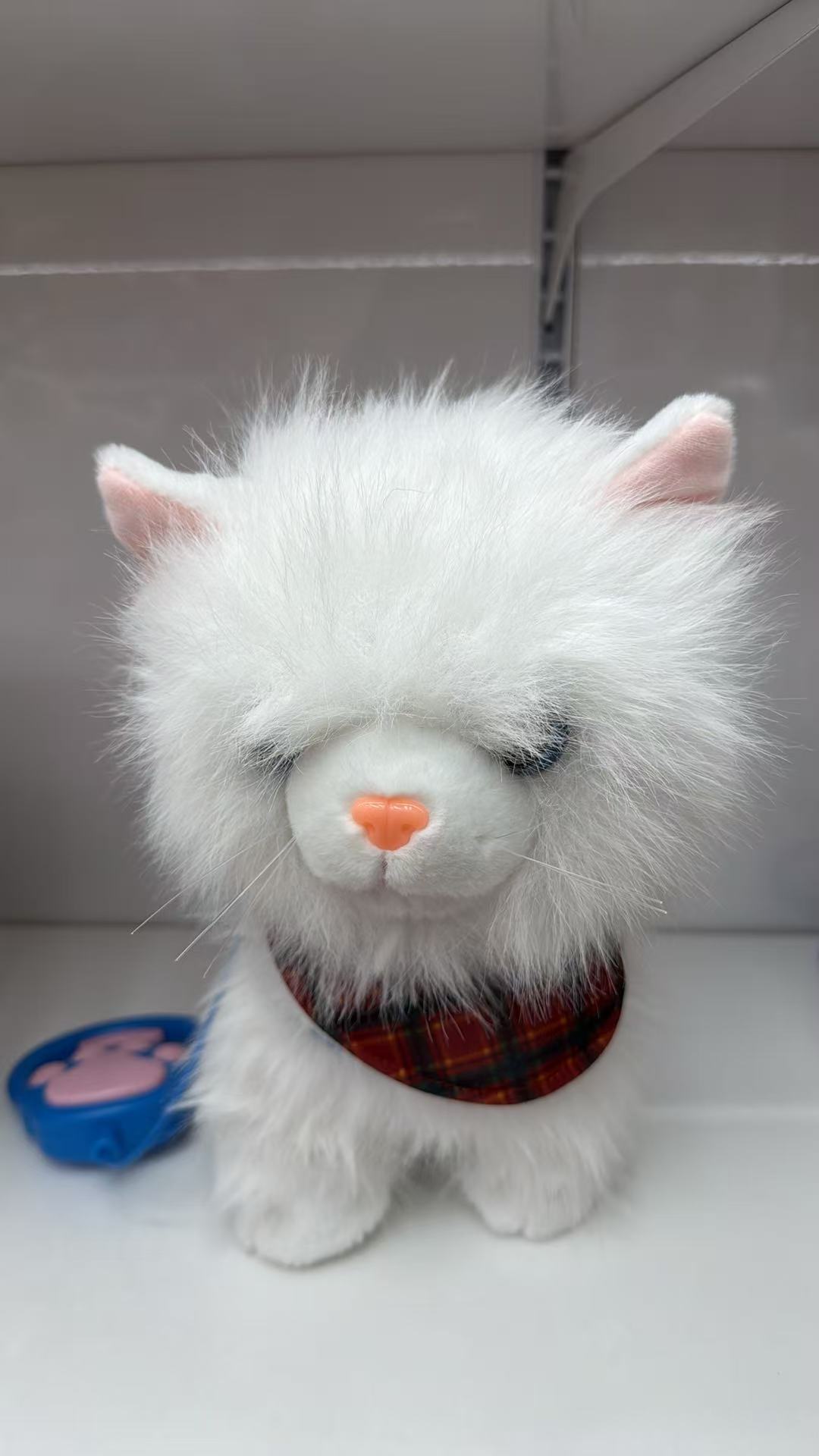 Retractor lamiendo la lengua simulación peludos gatitos lindos caminar y cantar peluche bonecos