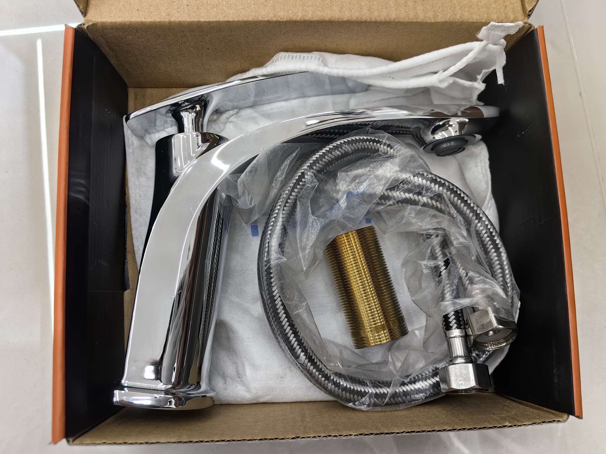 Electroplated colored washbasin, hot and cold water faucet, simple and modern bathroom design detail image 2