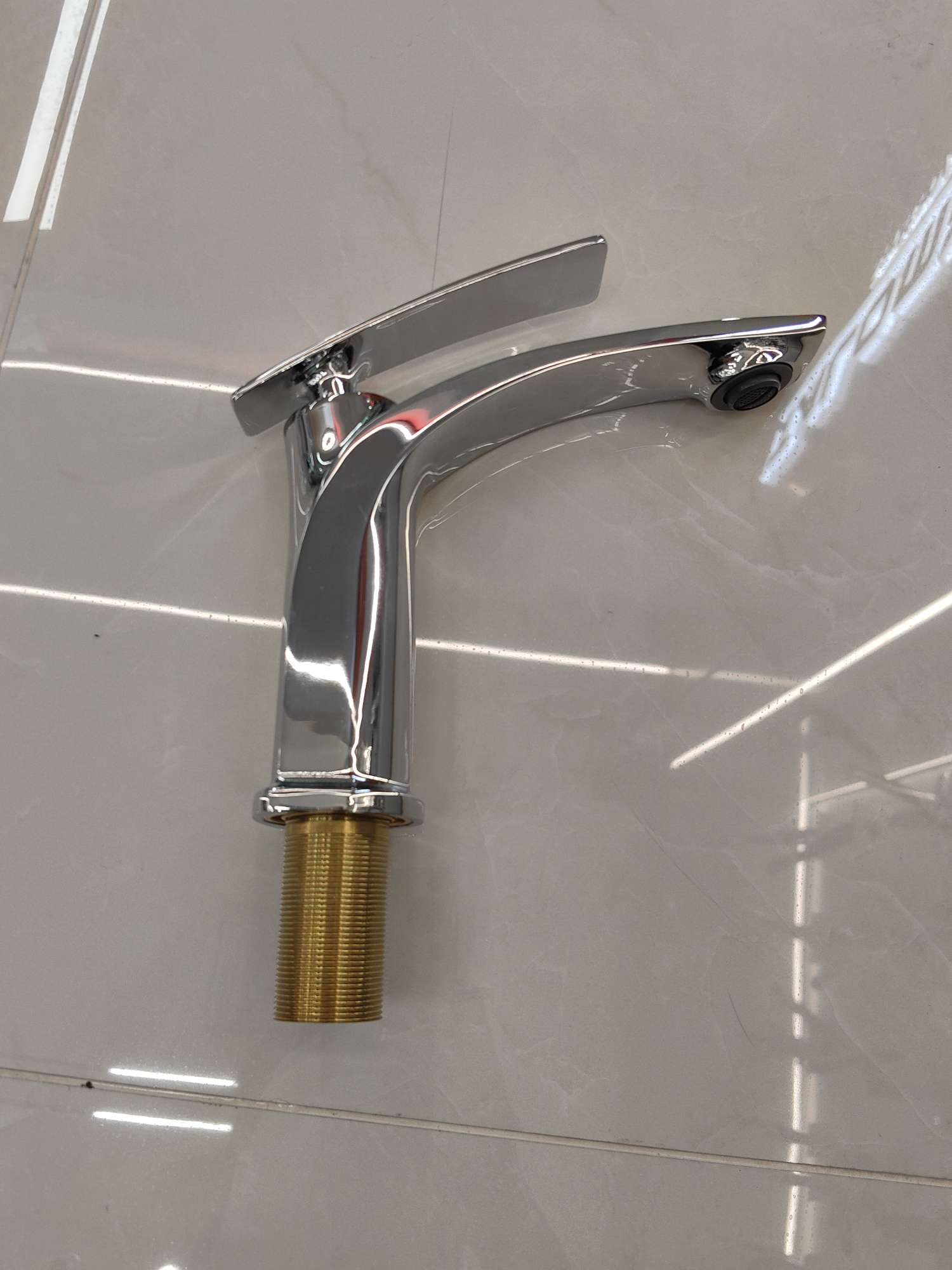 Electroplated colored washbasin, hot and cold water faucet, simple and modern bathroom design detail image 3