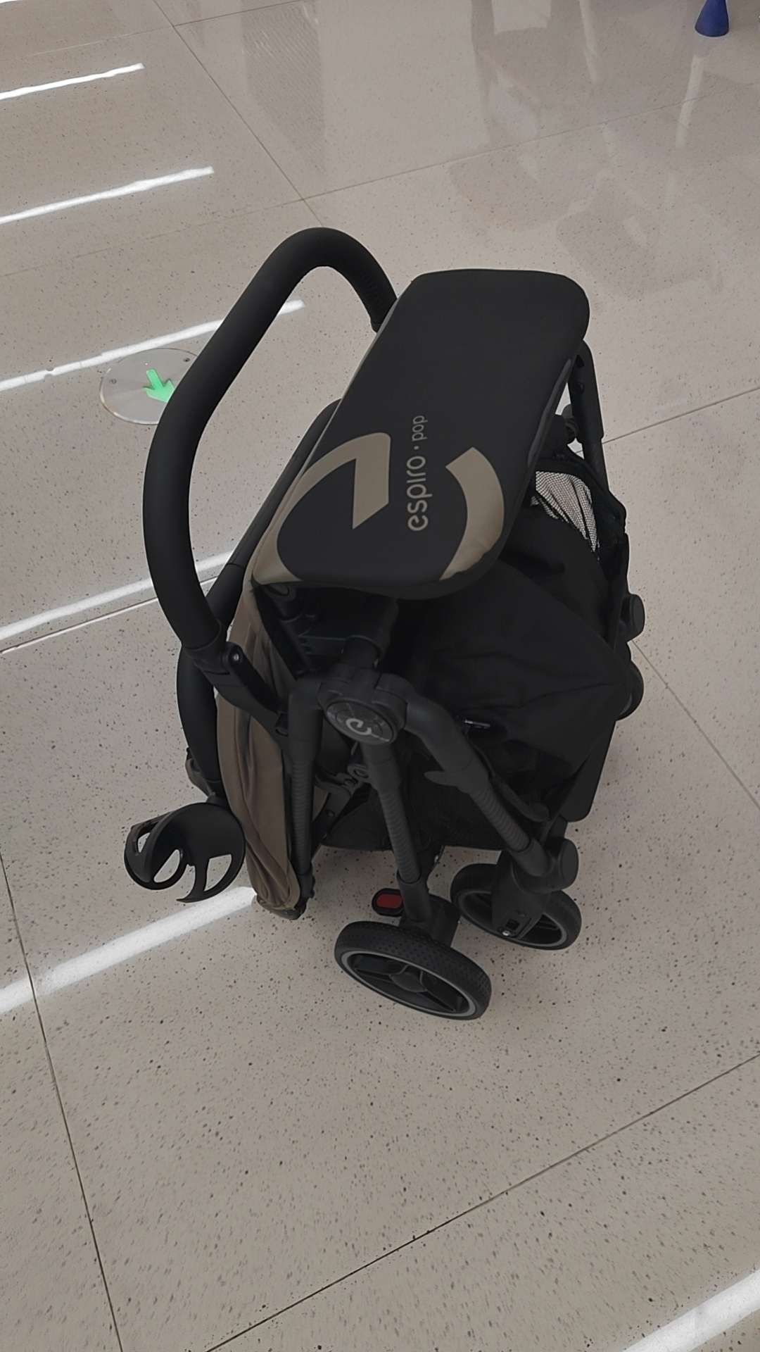 Carbon fiber baby stroller with one-click retraction, suitable for boarding planes. Lightweight stroller with foot covers detail image 8