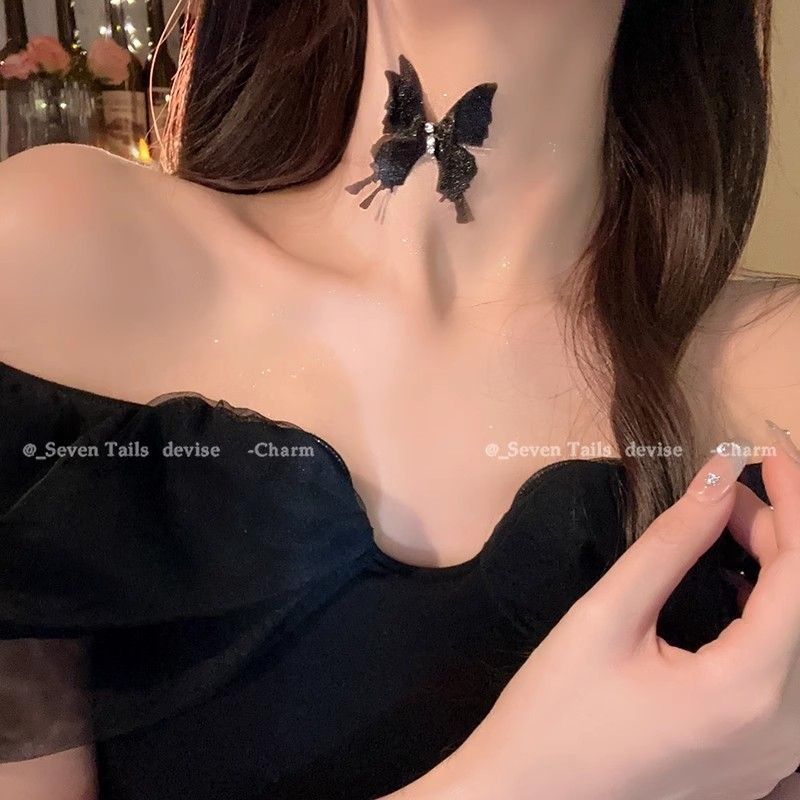 Zhuang Sheng Mengdie ~ Butterfly choker Necklace, Sweet, Cool, Hot Girl, Internet celebrity, Cold style Zhuang Sheng Mengdie ~ Butterfly choker Necklace, Sweet, Cool, Hot girl, Internet celebrity, cold style on Instagram, Zhuang Sheng Mengdie detail image 4