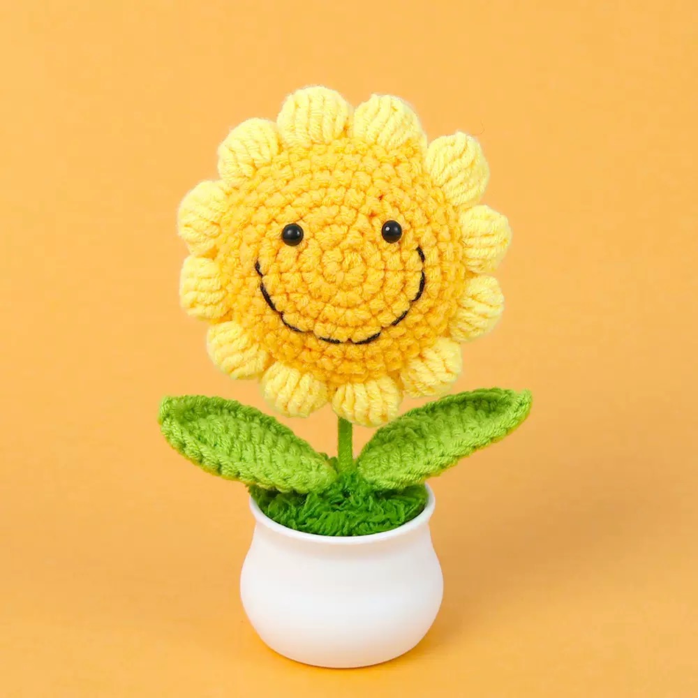 Yellow crochet sunflower doll, hand-woven woolen pendant, home decoration Application Scenario