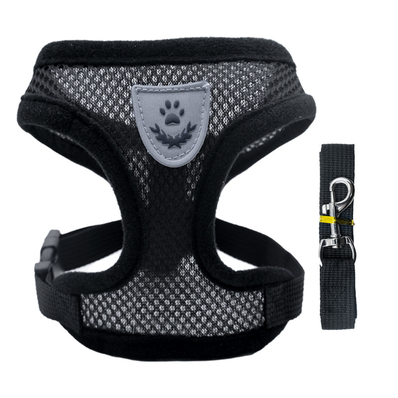 Wholesale of pet dog walking, cat walking, chest and back straps, outdoor dog leash, collars, clothes, anti-explosion and cat flushing products Application Scenario