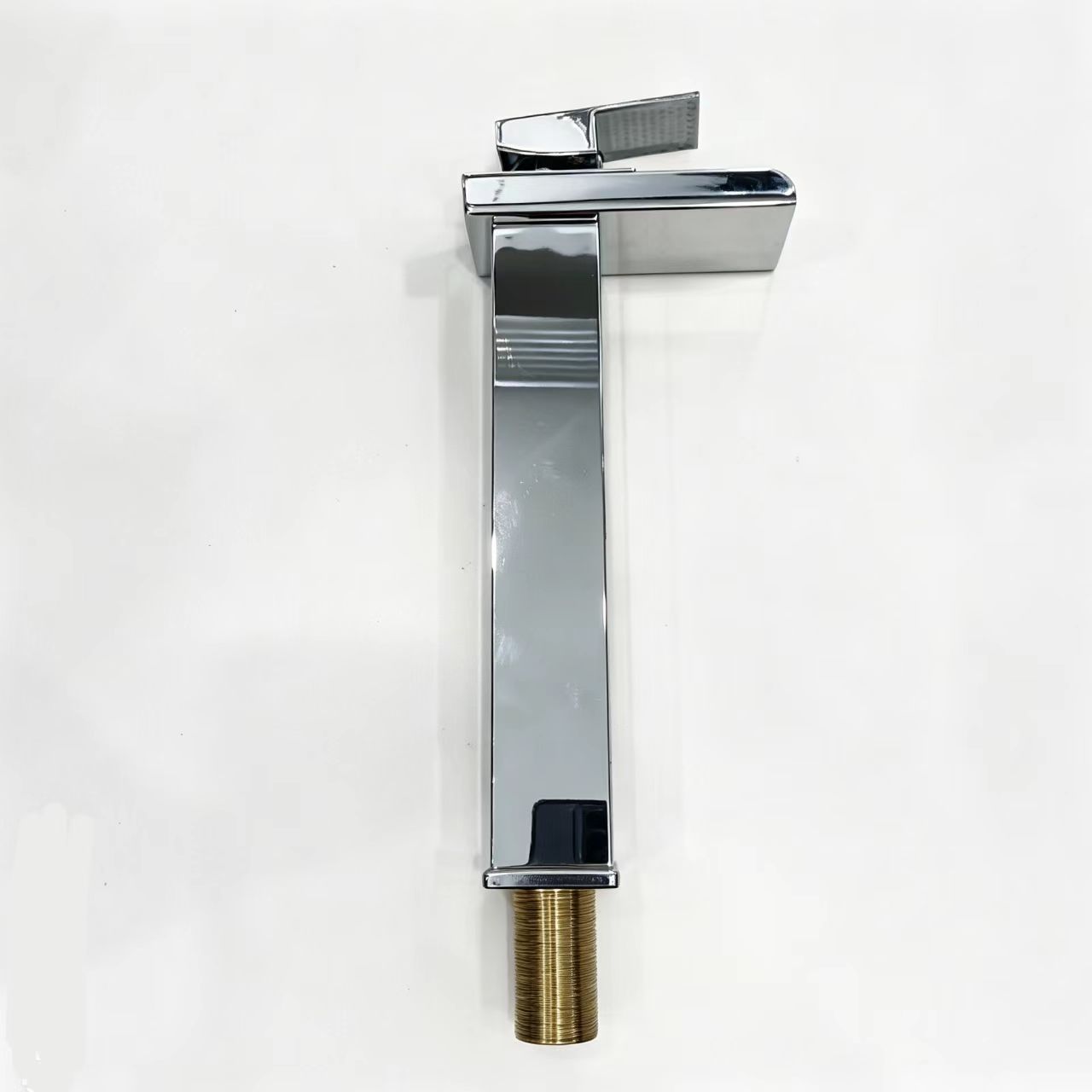 Bright chrome square raised washbasin faucet, hot and cold washbasin faucet details Picture