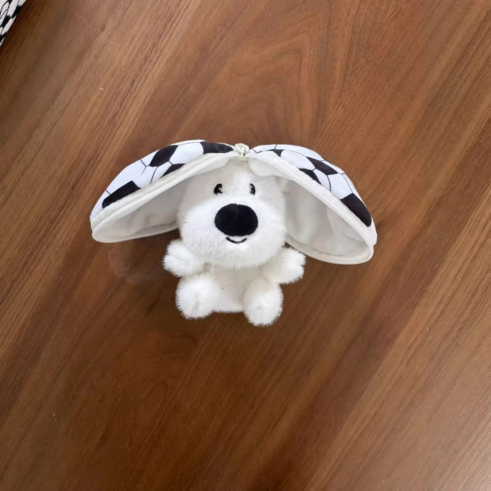 Puppy transformation ball creative 4-inch plush pendant, claw machine doll, key pendant, car schoolbag hanging decoration, gift, cartoon transformation keychain, costume doll pendant, plush toy, cute wholesale Application Scenario