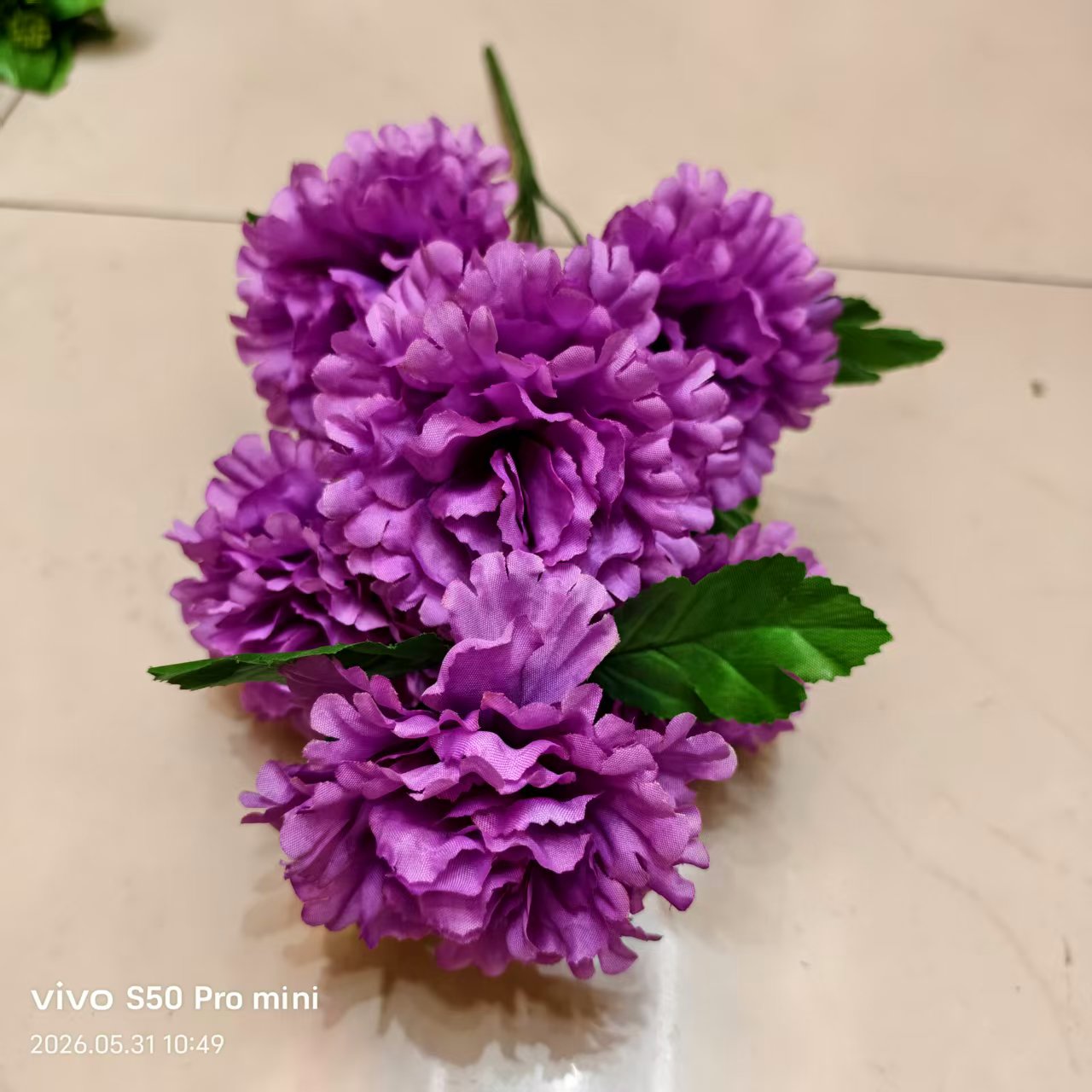 Artificial flowers, decorative flowers, plastic flowers, artificial flowers, handcrafted flowers, materials for home furnishings, plastic flowers, 7-head artificial lilac flowers, silk flowers, plastic flowers, artificial flowers, wedding DIY handcrafted flowers, artificial flowers, shooting props details Picture