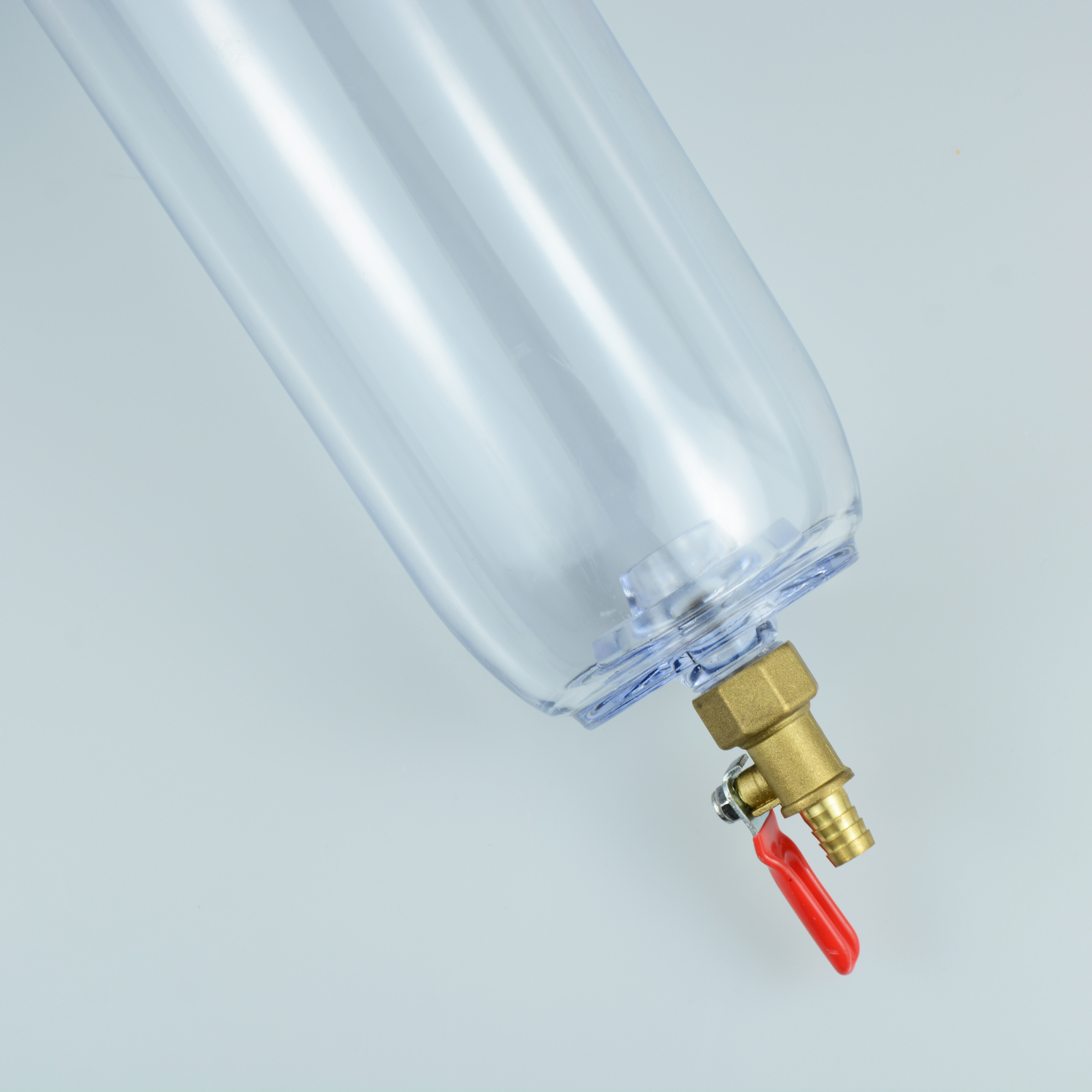 过滤净水器/不锈钢过滤器/神器/净水器滤芯/水龙头过滤器白底实物图