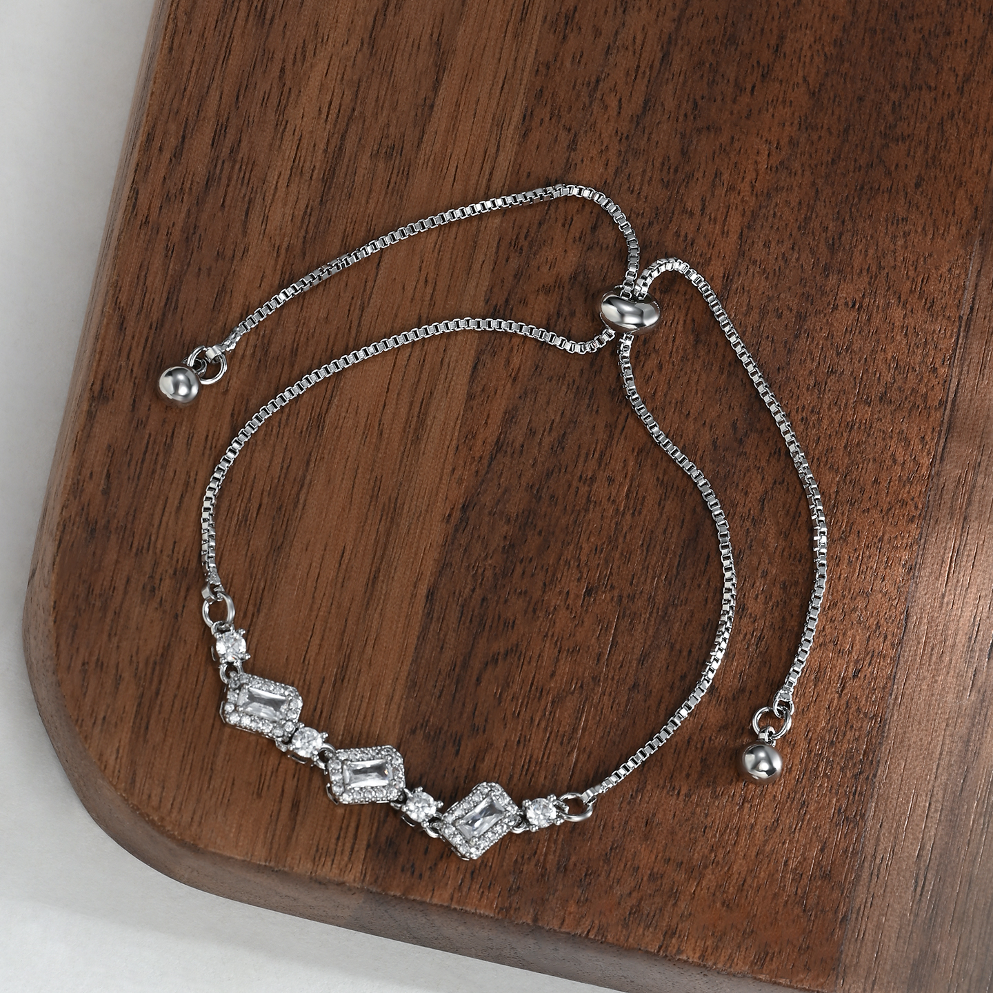 This light luxury and niche forest-themed geometric bracelet is exquisite and versatile, making it a perfect gift for your girlfriend Specification image