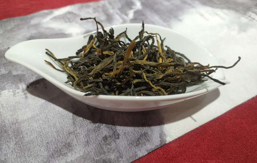 Black can packaging of wild ancient tree black tea from Kinchanba, Laos, top grade, 500-year-old ancient tree Application Scenario