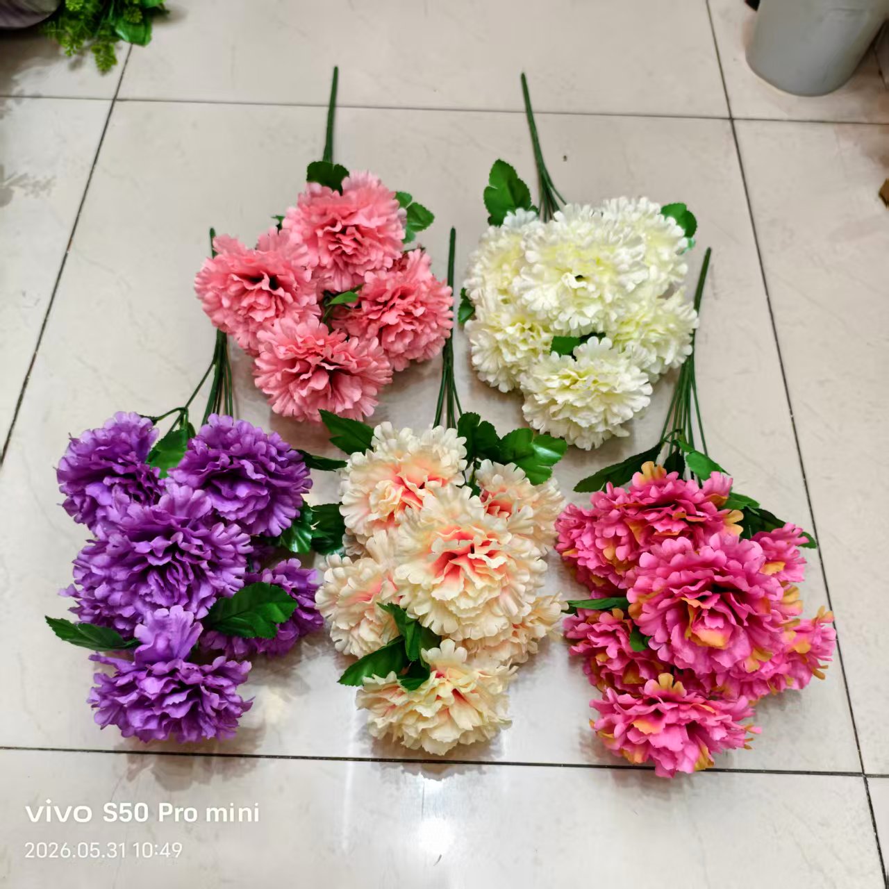 Artificial flowers, decorative flowers, plastic flowers, artificial flowers, handcrafted flowers, materials for home furnishings, plastic flowers, 7-head artificial lilac flowers, silk flowers, plastic flowers, artificial flowers, wedding DIY handcrafted flowers, artificial flowers, shooting props Item Picture