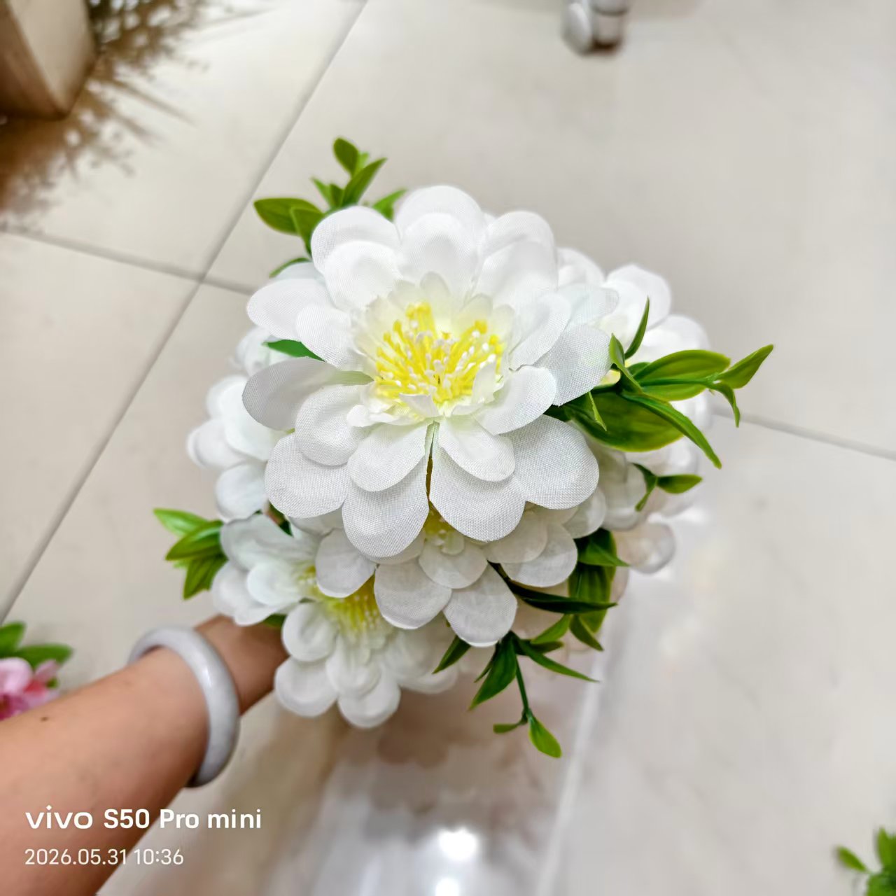 厂家直销仿真9头黄心菊塑料花绢花布花手工花人造花室内外DIY装饰花拍摄道具 Application Scenario