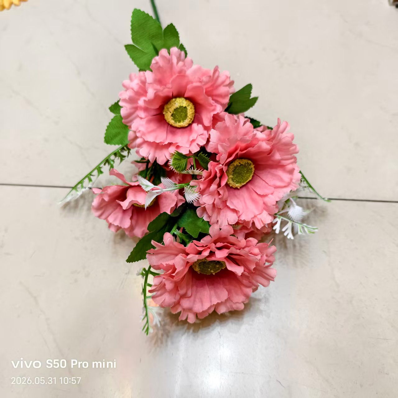 Artificial flowers, decorative flowers, plastic flowers, artificial flowers, handcrafted flowers, materials for home decor, plastic flowers, 7-head artificial sunflowers, silk flowers, plastic flowers, artificial flowers, wedding DIY handcrafted flowers, artificial flowers, shooting props Item Picture