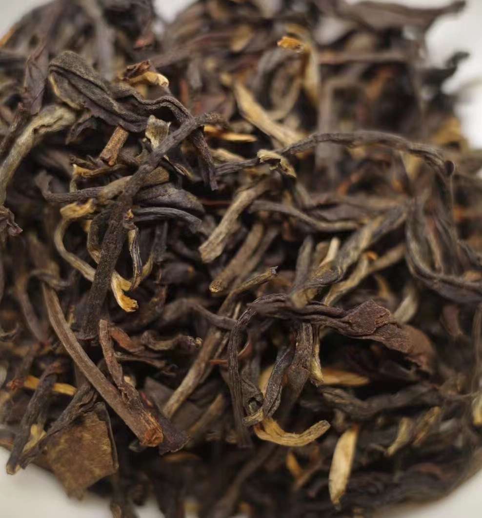 Lao Jasmine black tea (260 yuan per jin), with fresh jasmine repeatedly scented, has a rich floral aroma, a red and lustrous tea soup, and a smooth and sweet aftertaste that lingers on the palate. detail image 7