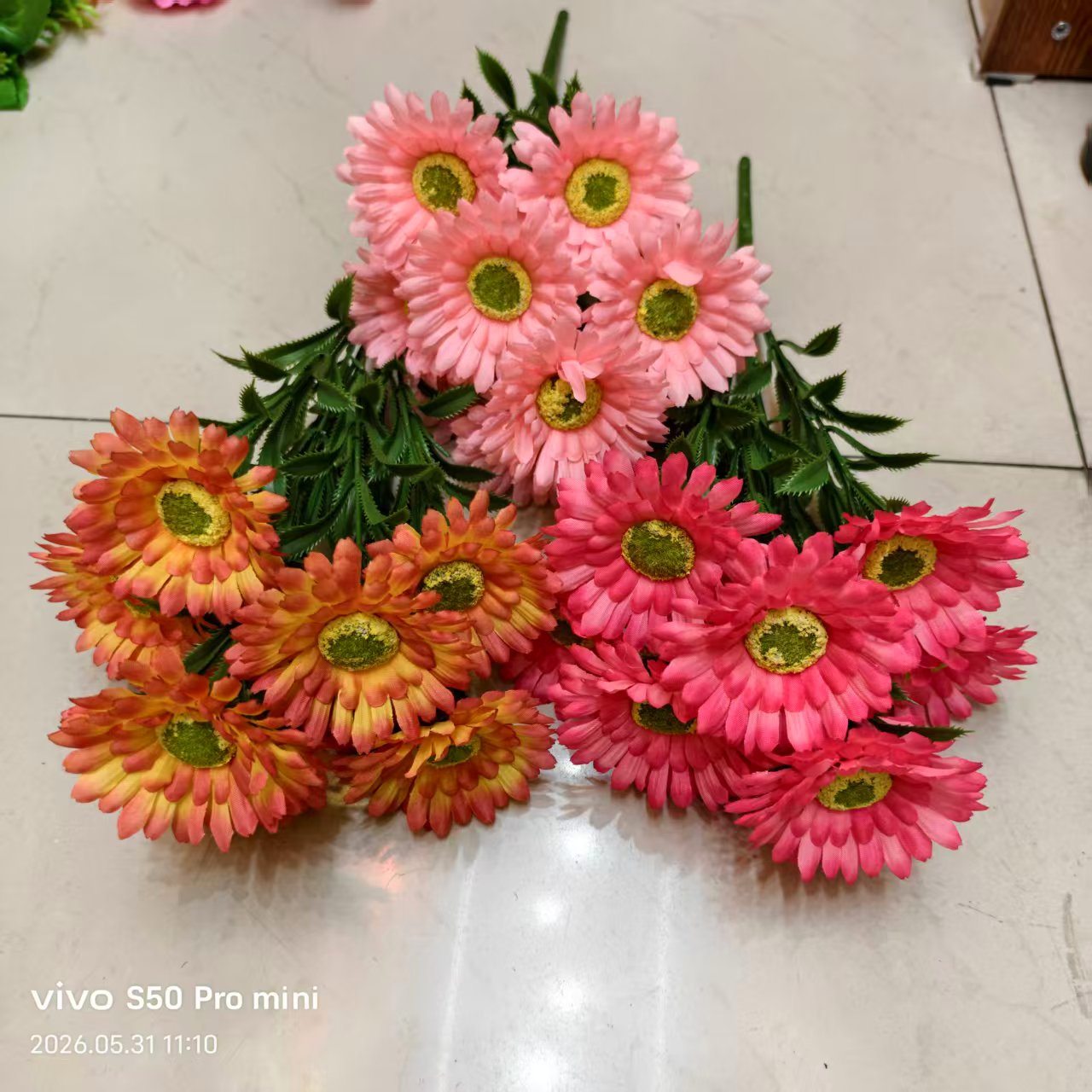 仿真花装饰花塑料花假花手工花材料家饰塑料花仿真9头小雏菊绢花塑料花假花婚庆DIY手工花人造花拍摄道具