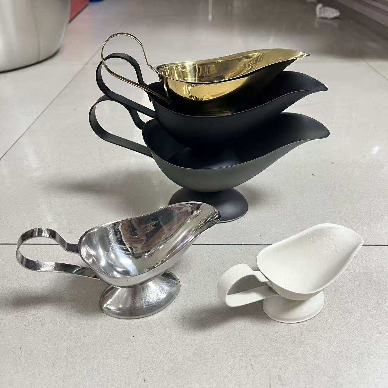 Hotel supplies: Stainless steel sauce cups, colorful sauce boats Item Picture