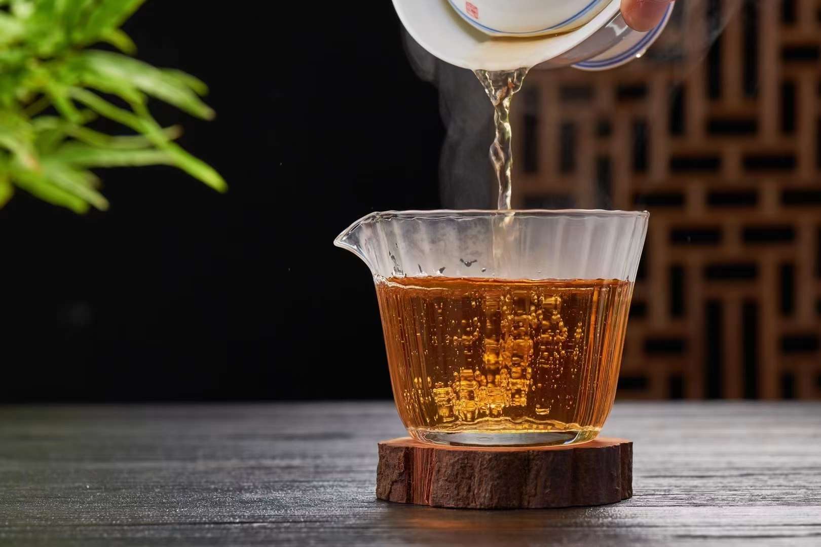 The original ecological ancient tree black tea from Xieng Khouang is sun-dried, with a mellow taste. It costs 280 yuan per jin and becomes even more outstanding when stored for a long time Specification image