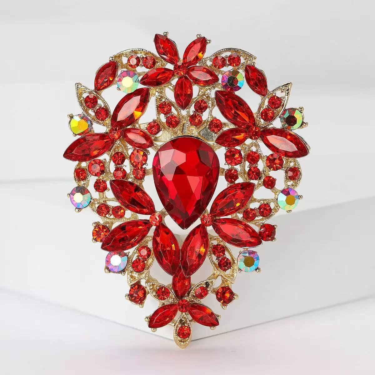 European and American cross-border retro alloy rhinestone large glass brooch, luxurious and high-end women's clothing brooch accessory pin details Picture