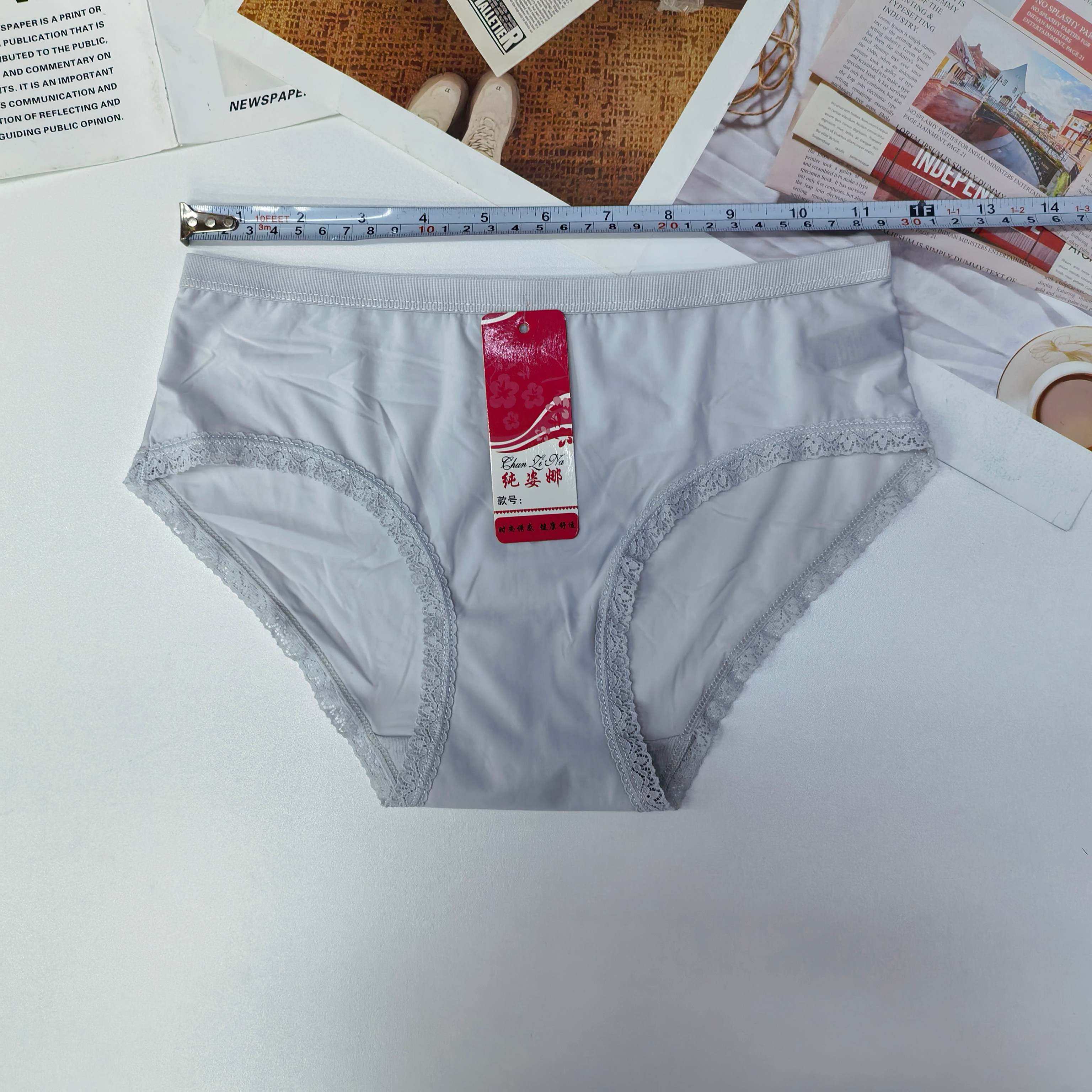 女士三角裤实物图
