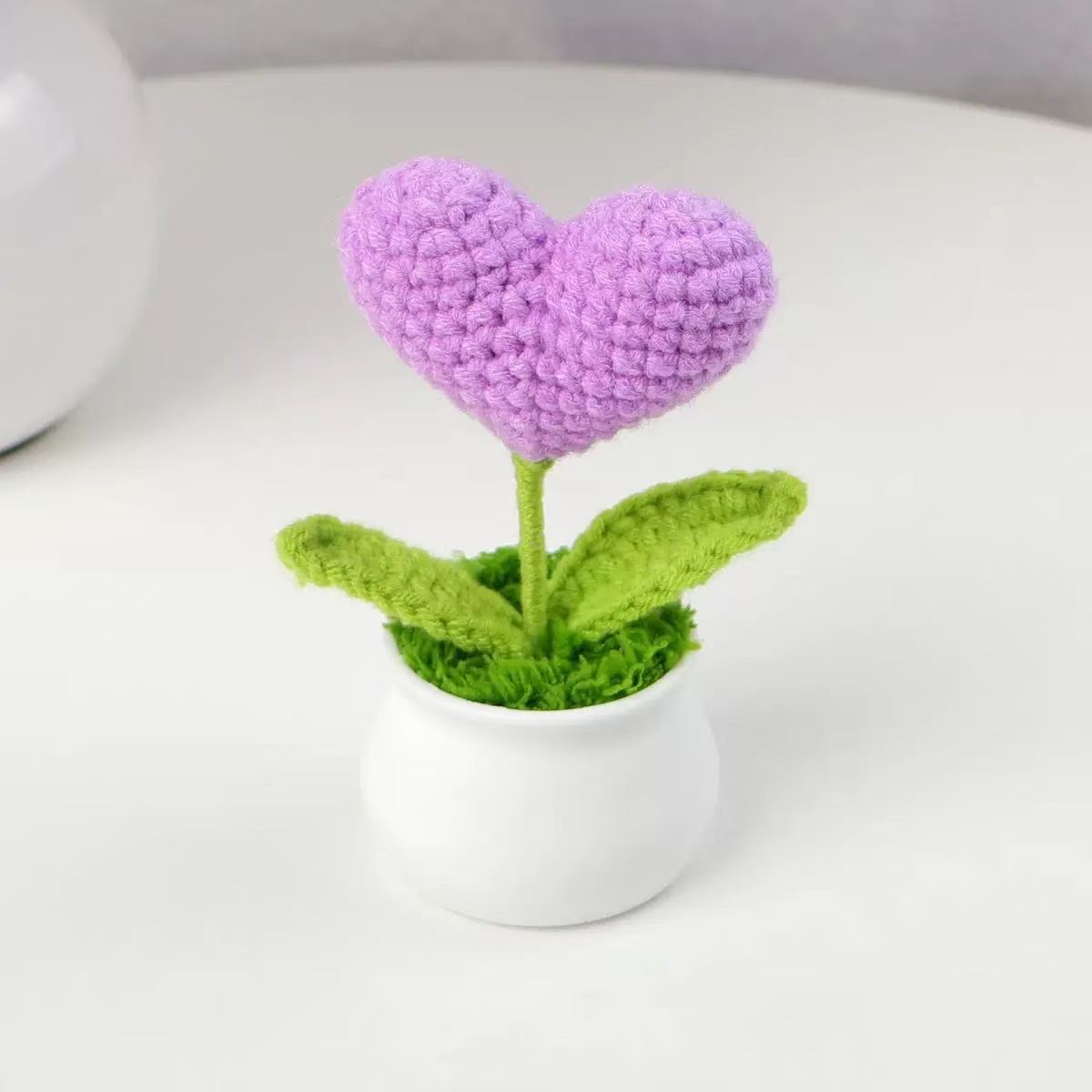 Heart-shaped red crochet heart-shaped flower with green leaf flowerpot, woolen bouquet, knitted mini flower crochet decoration 152325044 Application Scenario
