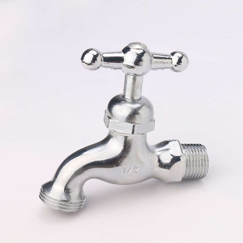 Single-cooling faucet made of bright zinc alloy, suitable for high-end kitchens and bathrooms detail image 5