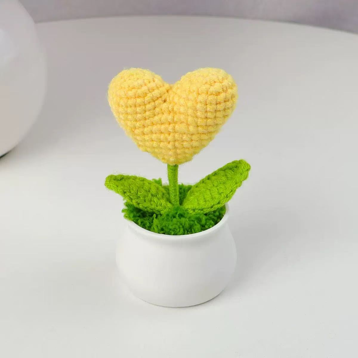 Heart-shaped red crochet heart-shaped flower with green leaf flowerpot, woolen bouquet, knitted mini flower crochet decoration 152325044 Item Picture
