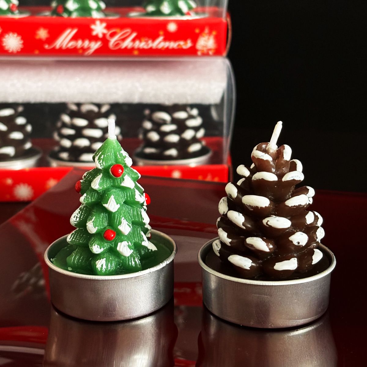 Romantic Christmas Eve gifts decorated with Christmas candles. Cute little aluminum shell-shaped candles for Christmas Item Picture