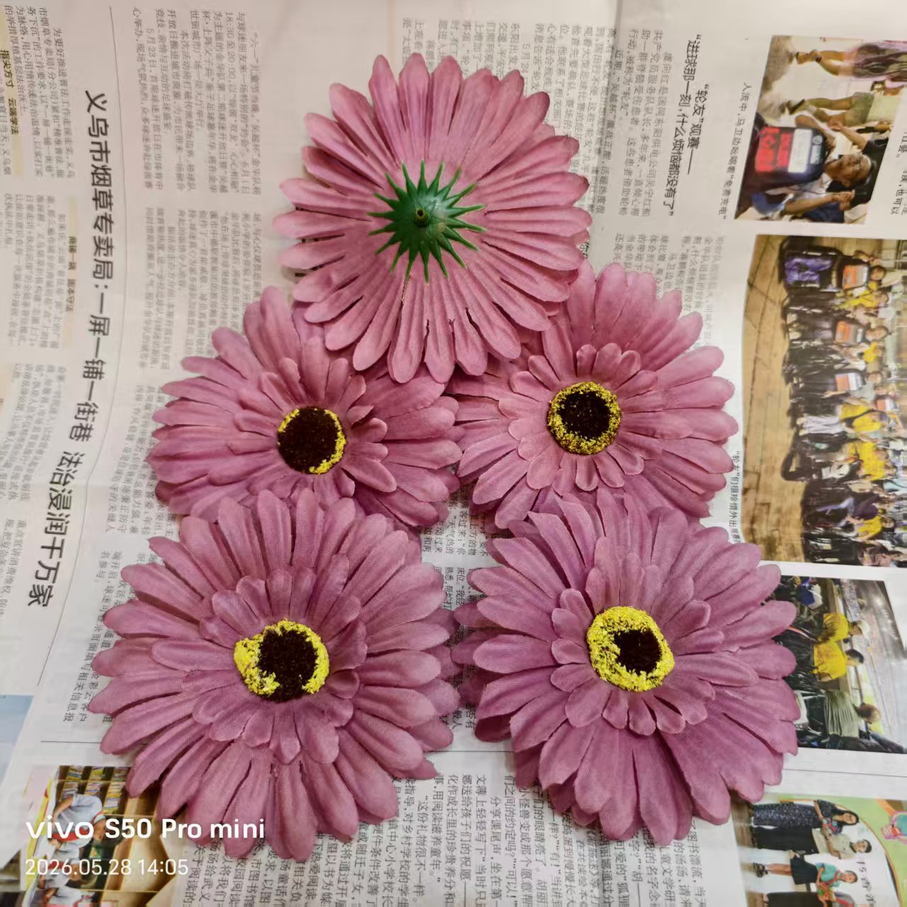 Factory direct sales of artificial plastic, handcrafted flowers, African chrysanthemum heads, artificial flowers, silk flowers, DIY bouquets, indoor and outdoor decorative flowers Specification image