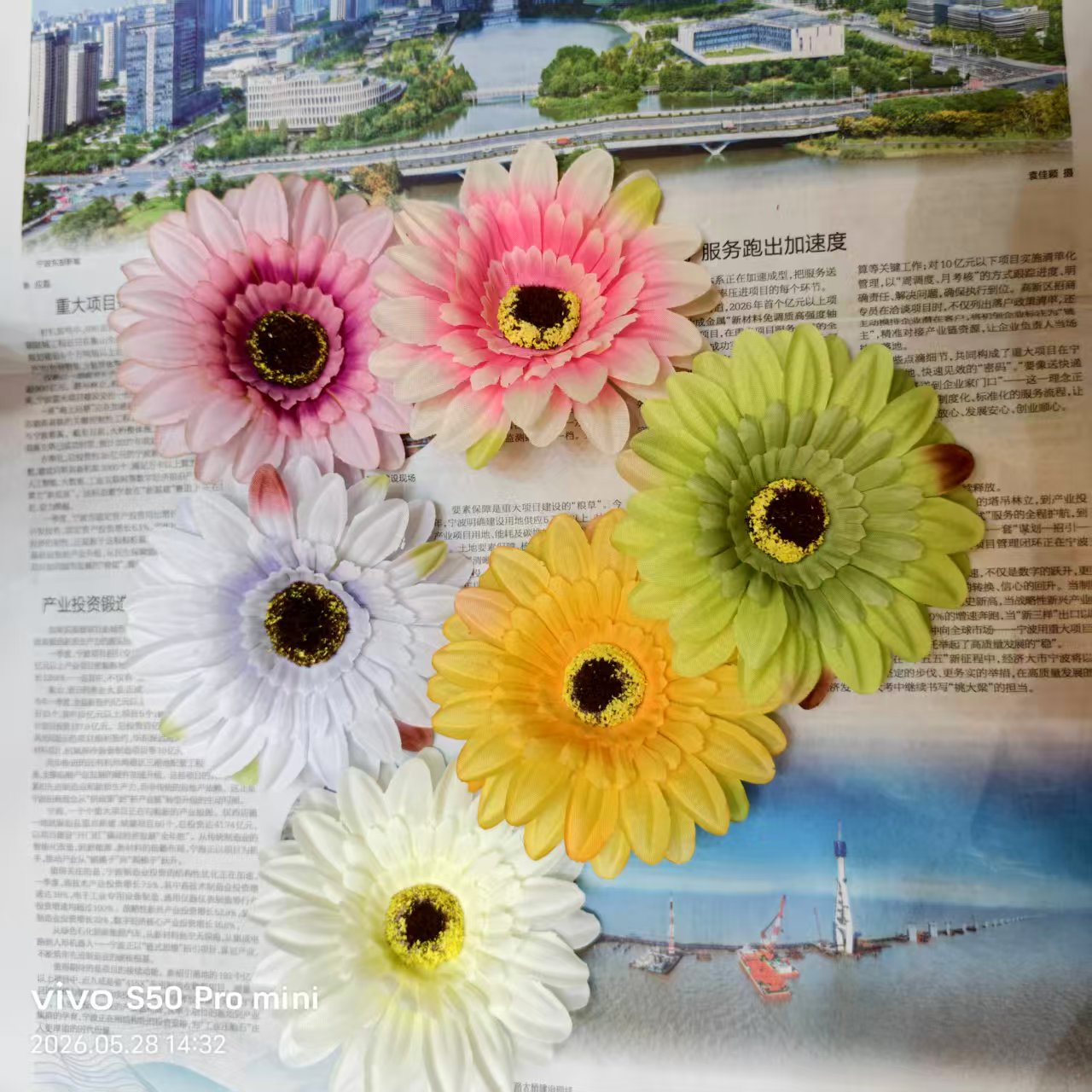 Factory direct sales of artificial plastic, handcrafted flowers, sunflowers, flower heads, artificial flowers, silk flowers, DIY bouquets, indoor and outdoor decorative flowers