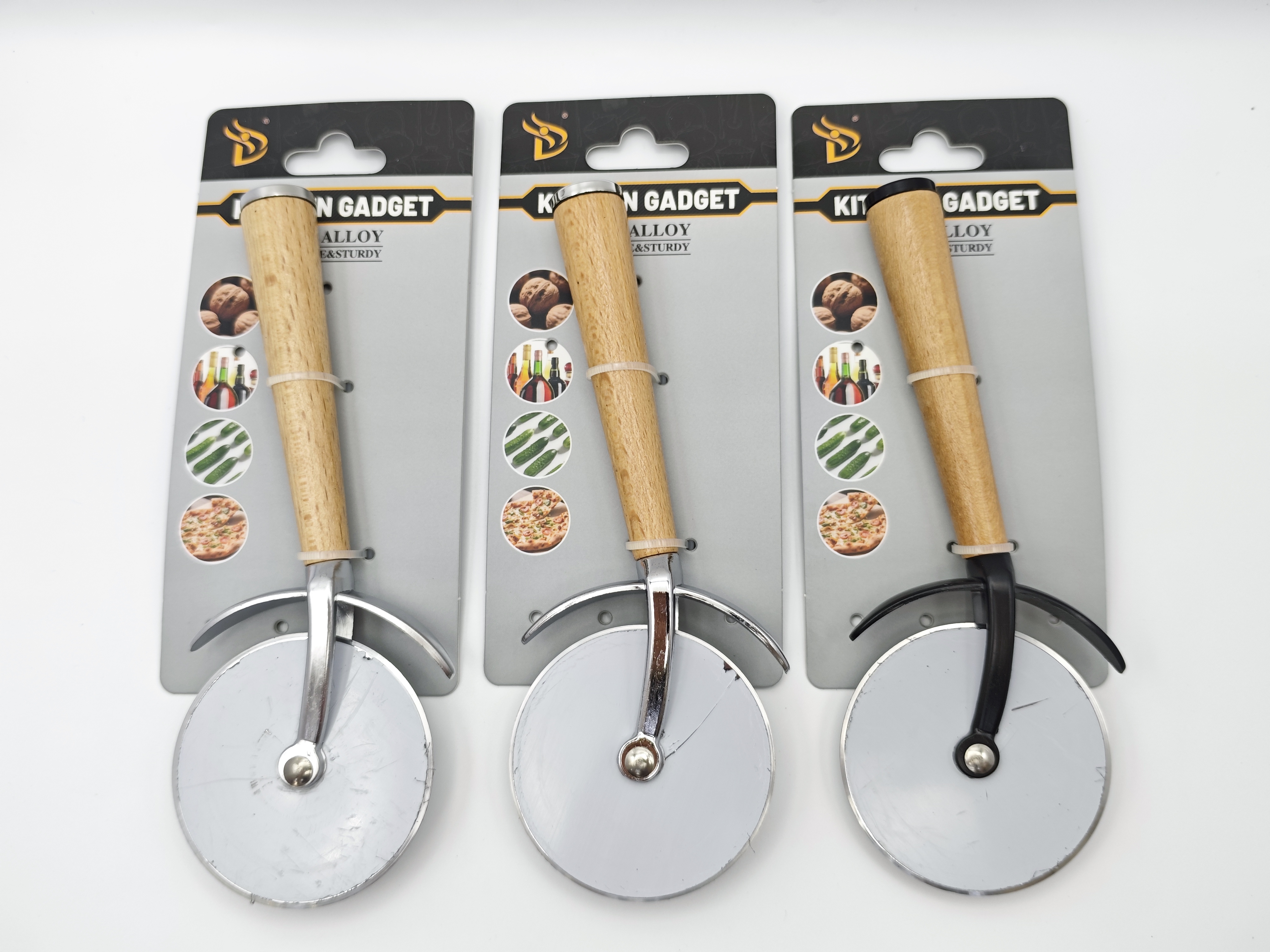 Three zinc alloy meat hammers with wooden handles, silver and black head peelers, thickened pizza knives, and bottle openers Application Scenario